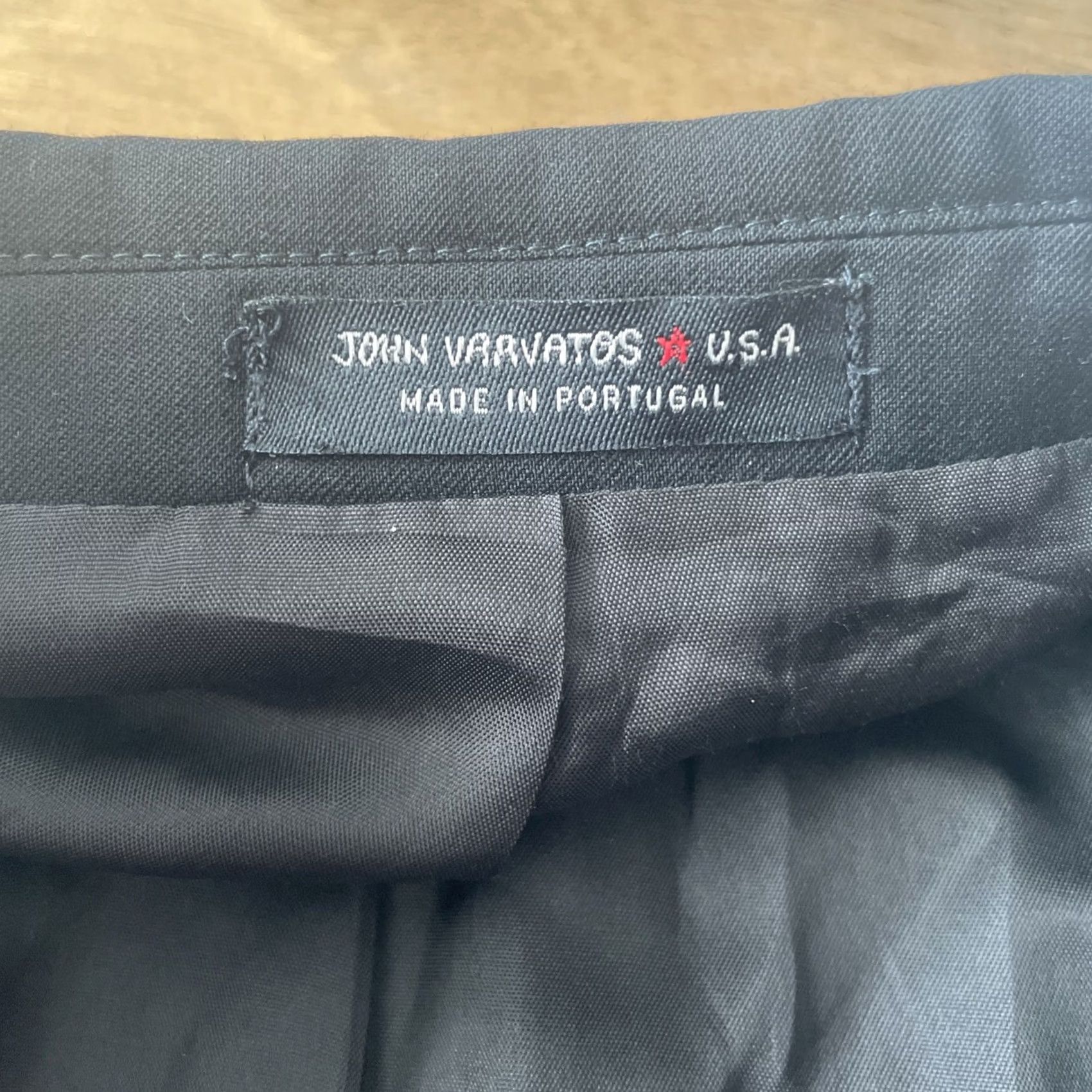 John Varvatos John Varvatos Wool Black Sport Coat Men 40R Single-Breasted Notch Lapel 4-Button Four-Button Jacket Size Regular Luxury Office Casual Jacket Coat Size US XXS / EU 40 - 4 Thumbnail