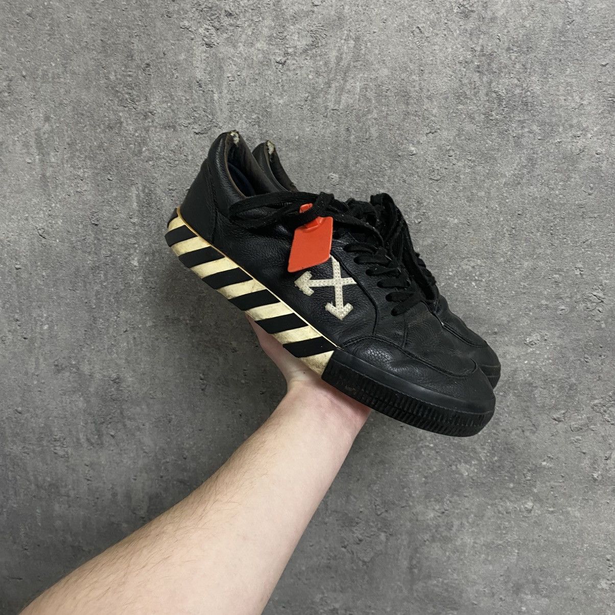 Off-White Off White Vulcanized Leather Arrows Low Top Black Sneakers Size US 11 / EU 44 - 4 Thumbnail