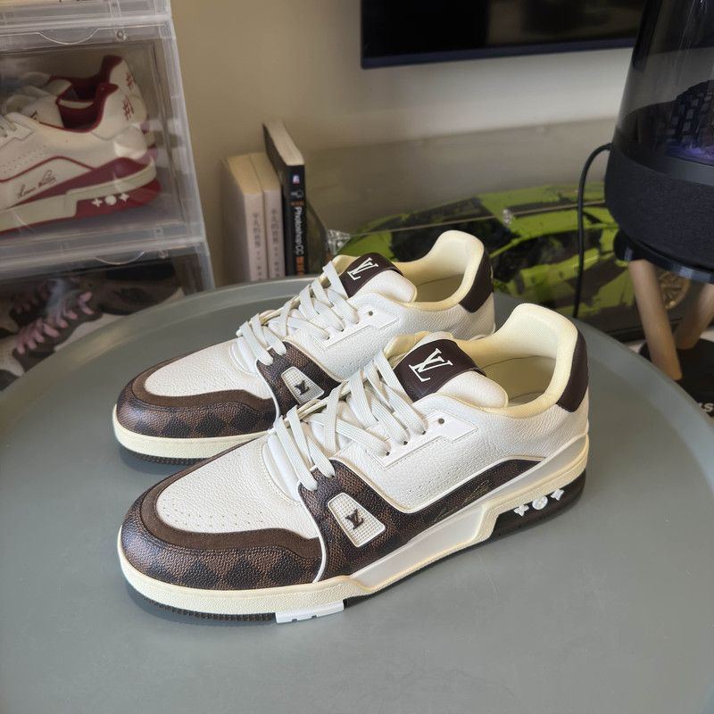 Louis Vuitton Louis Vuitton Low-Top Trainer Sneakers for Men and Women 0079 Size US 11 / EU 44 - 1 Thumbnail