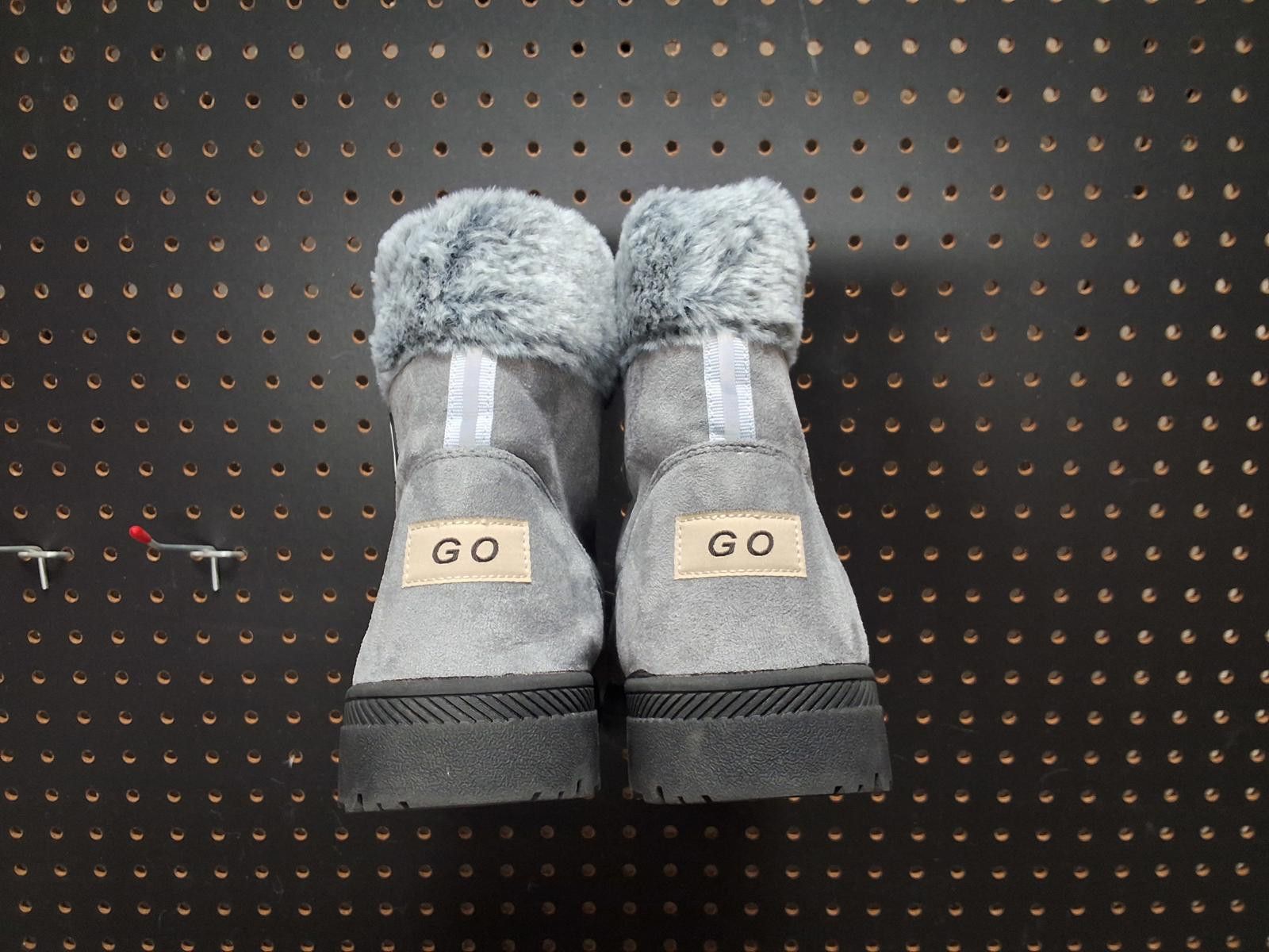 Unknown London Cozy Gray Winter Boots - Act Fast, Stay Warm! Size US 7.5 / IT 37.5 - 7 Thumbnail