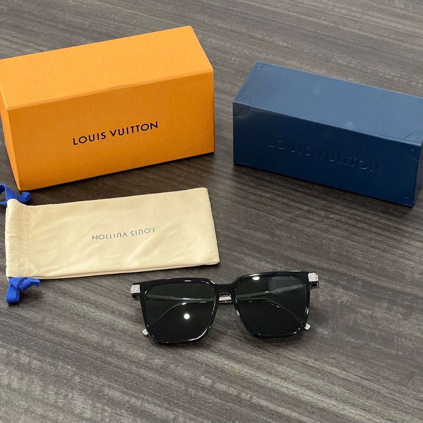 Louis Vuitton Louis Vuitton Sunglasses one size Men Size ONE SIZE - 1 Thumbnail