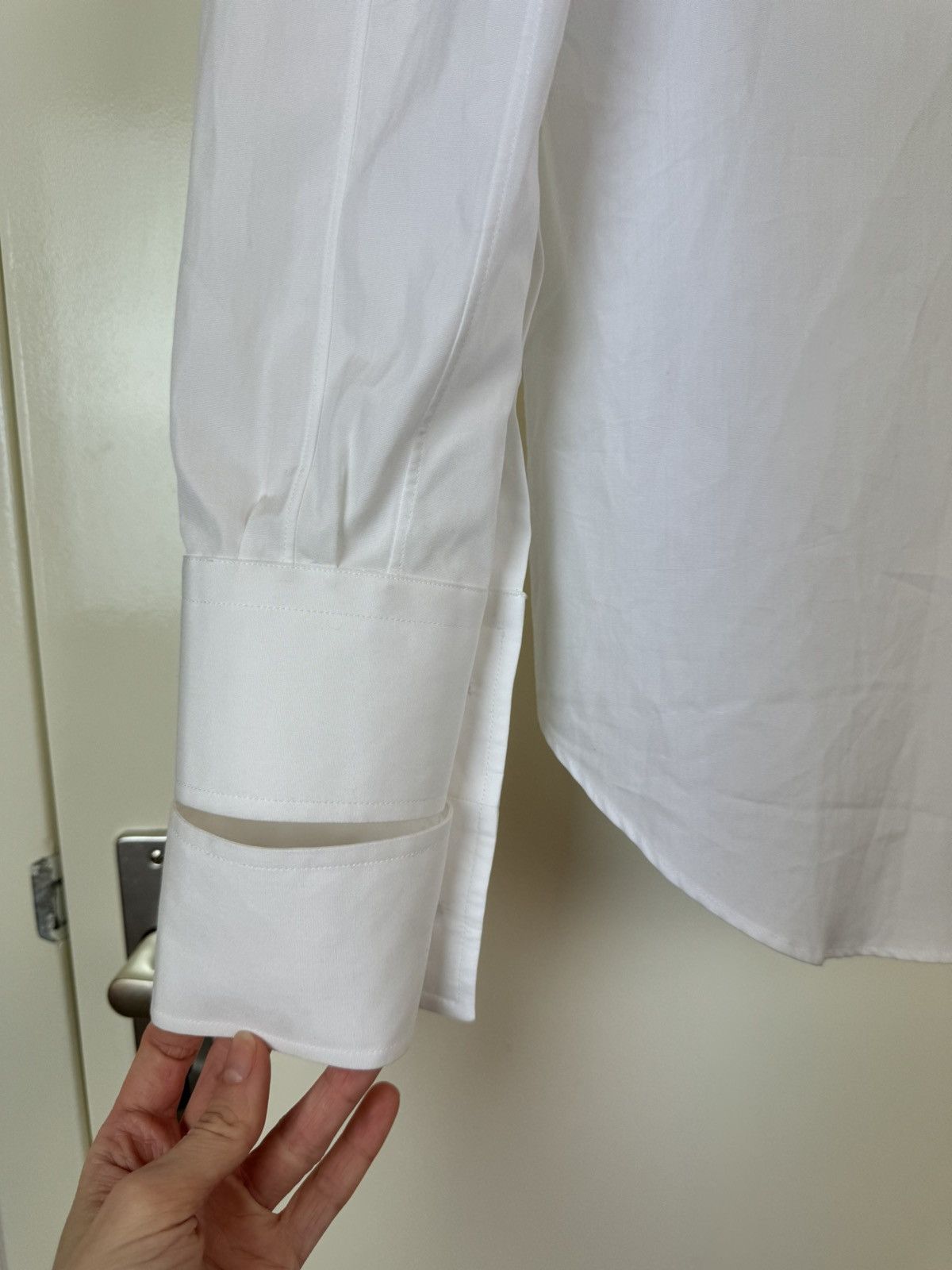 Alexander McQueen Alexander McQueen white poplin cotton classic shirt logo Size US S / EU 44-46 / 1 - 13 Thumbnail