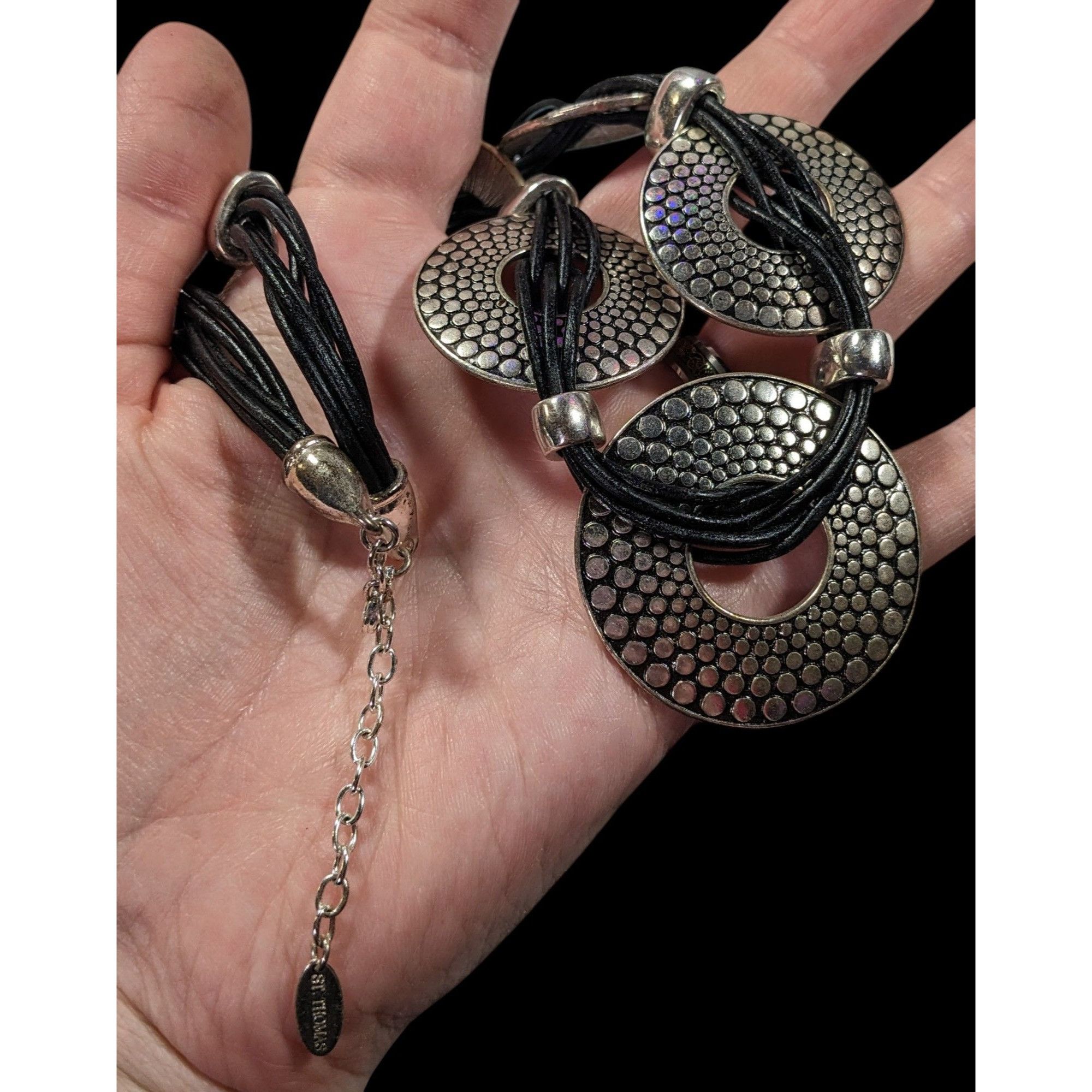 Other St. Thomas Silver Tone Pebble Medallion Statement Necklace Size ONE SIZE - 3 Thumbnail