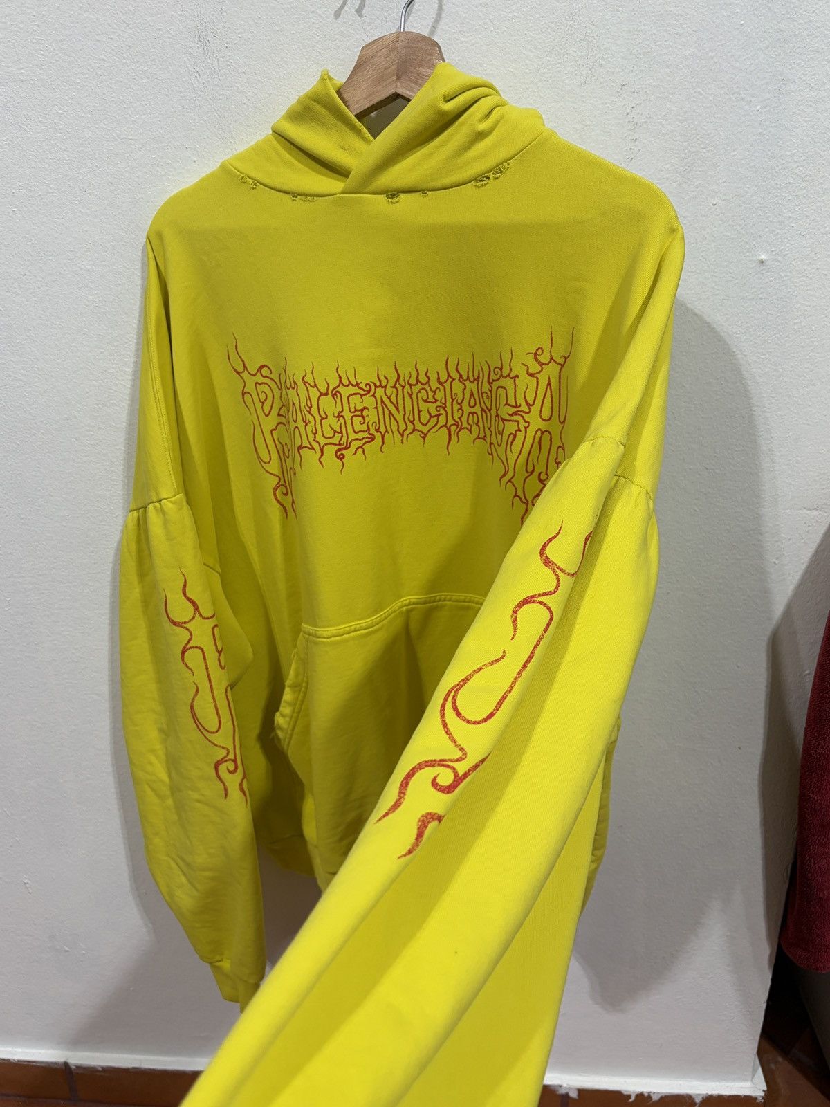 Balenciaga Balenciaga Dark Wave Yellow Hoodie Size US L / EU 52-54 / 3 - 4 Thumbnail