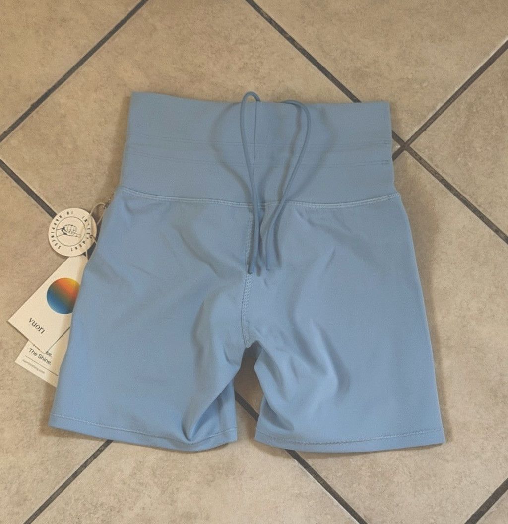 Vuori VUORI DAILY WOMEN’S SHORT 5” SURF COLOR SIZE X-SMALL NWT Size 26" / US 2 / IT 38 - 5 Thumbnail