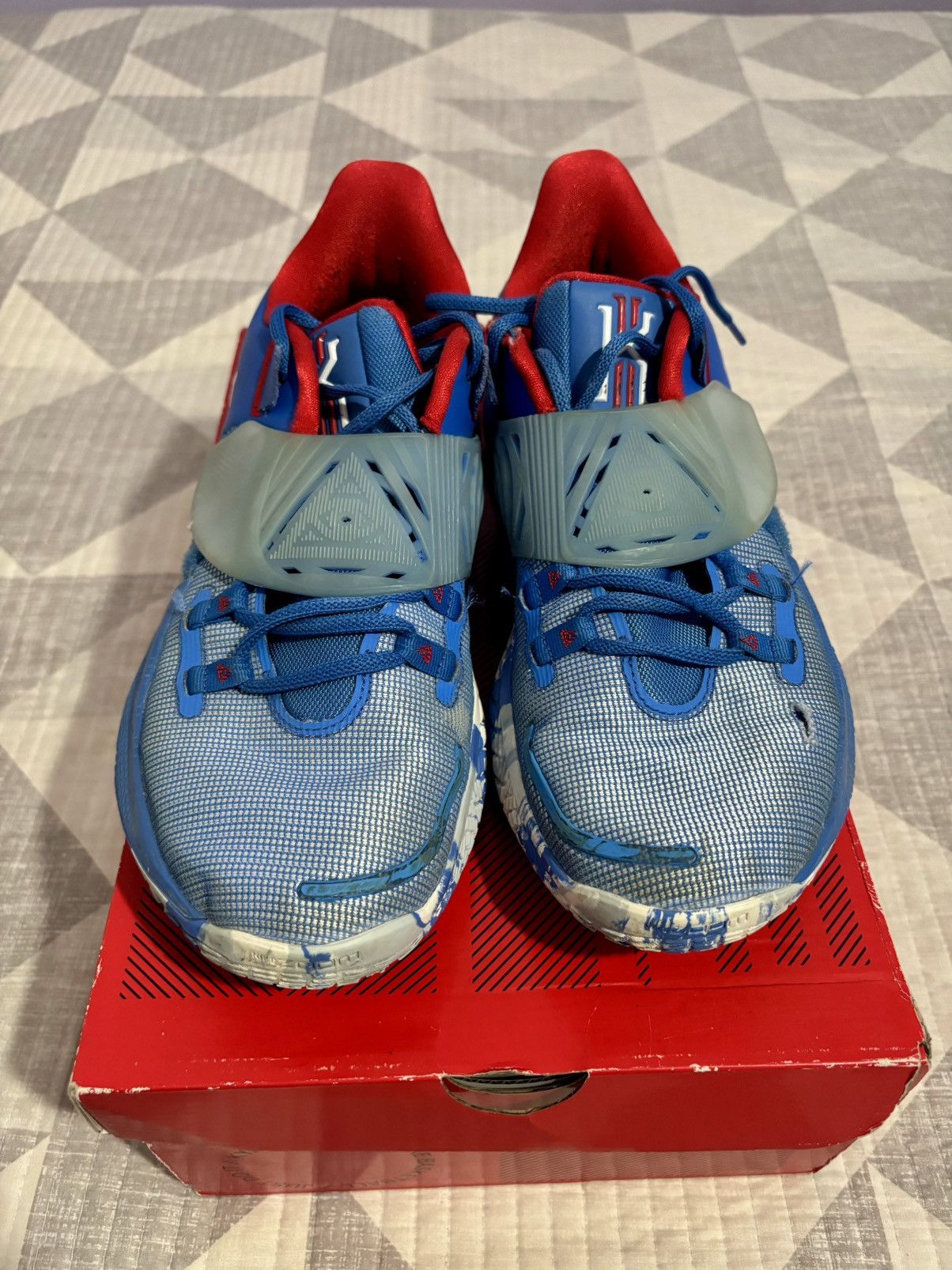 Nike Kyrie 3 Low Pacific Blue Size US 11 / EU 44 - 2 Thumbnail