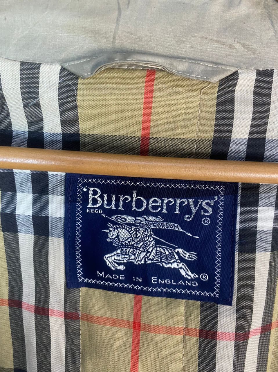 Burberry × Designer × Vintage Vintage Burberry trench coat made in England Size M / US 6-8 / IT 42-44 - 7 Thumbnail
