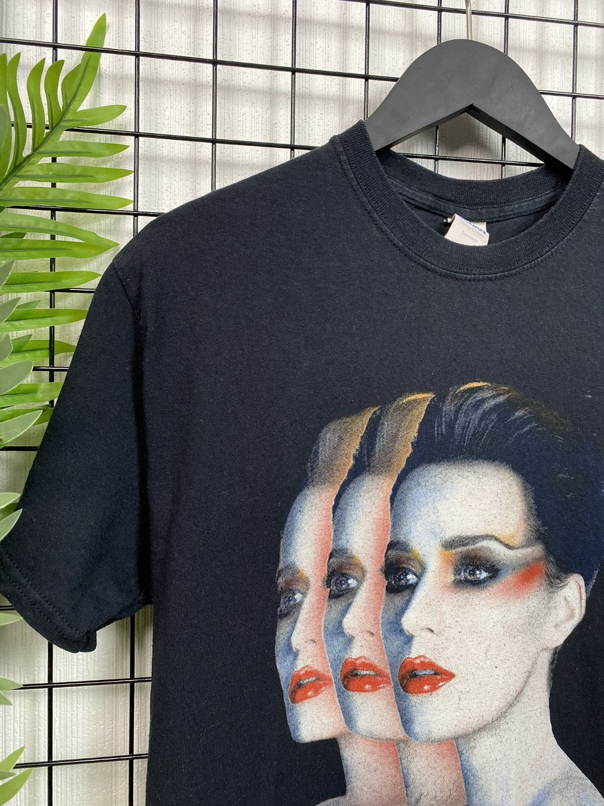 Band Tees Katy Perry T Shirt Medium Witness Concert Tour Band Size US M / EU 48-50 / 2 - 6 Thumbnail