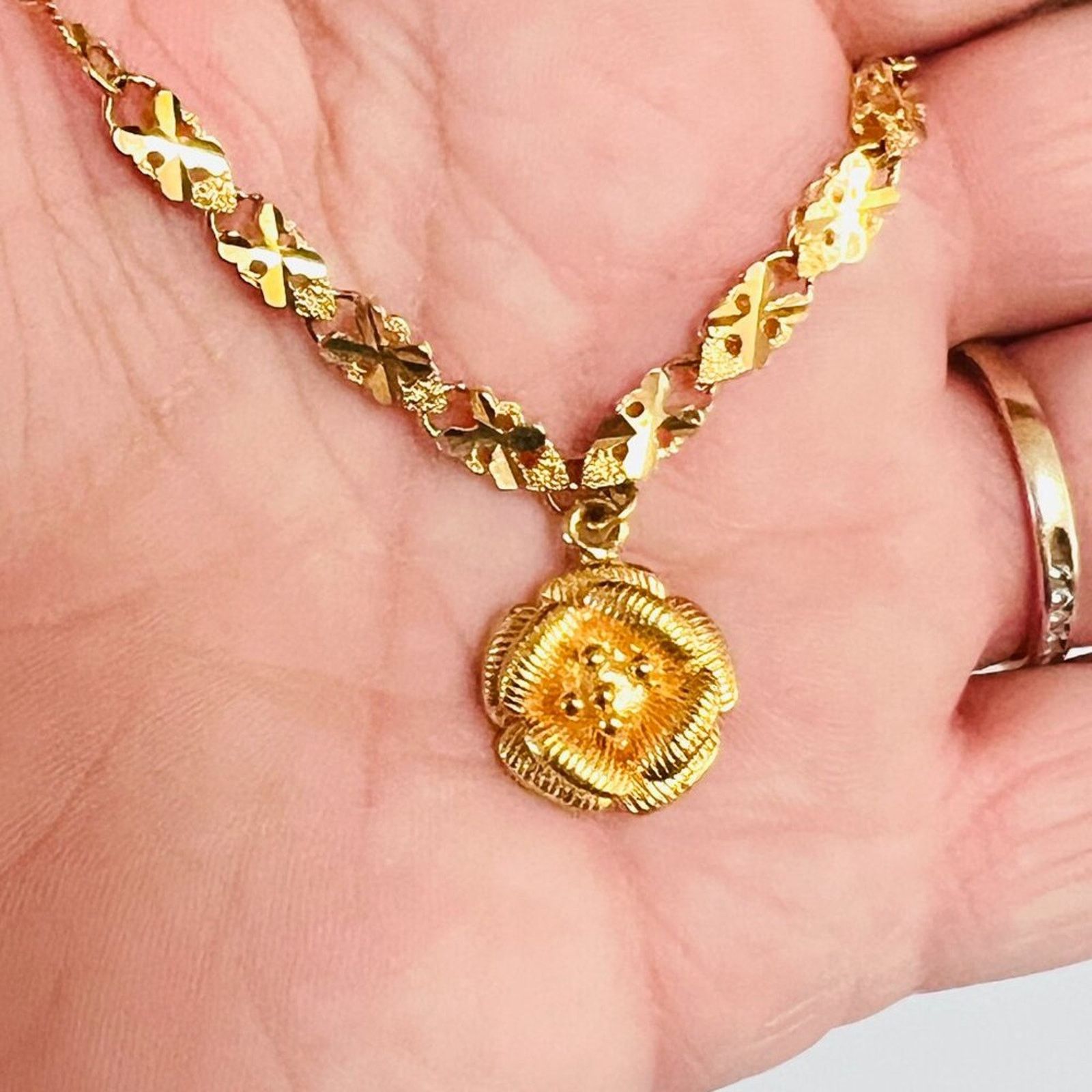 & Other Stories 18 kt. Gold Plated Flower Necklace Size ONE SIZE - 5 Thumbnail