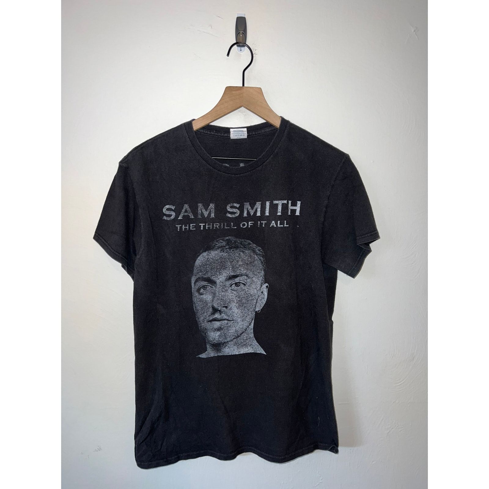 Gildan 2018 Sam Smith The Thrill Of It All Black Music Band Tee M Size US M / EU 48-50 / 2 - 1 Thumbnail