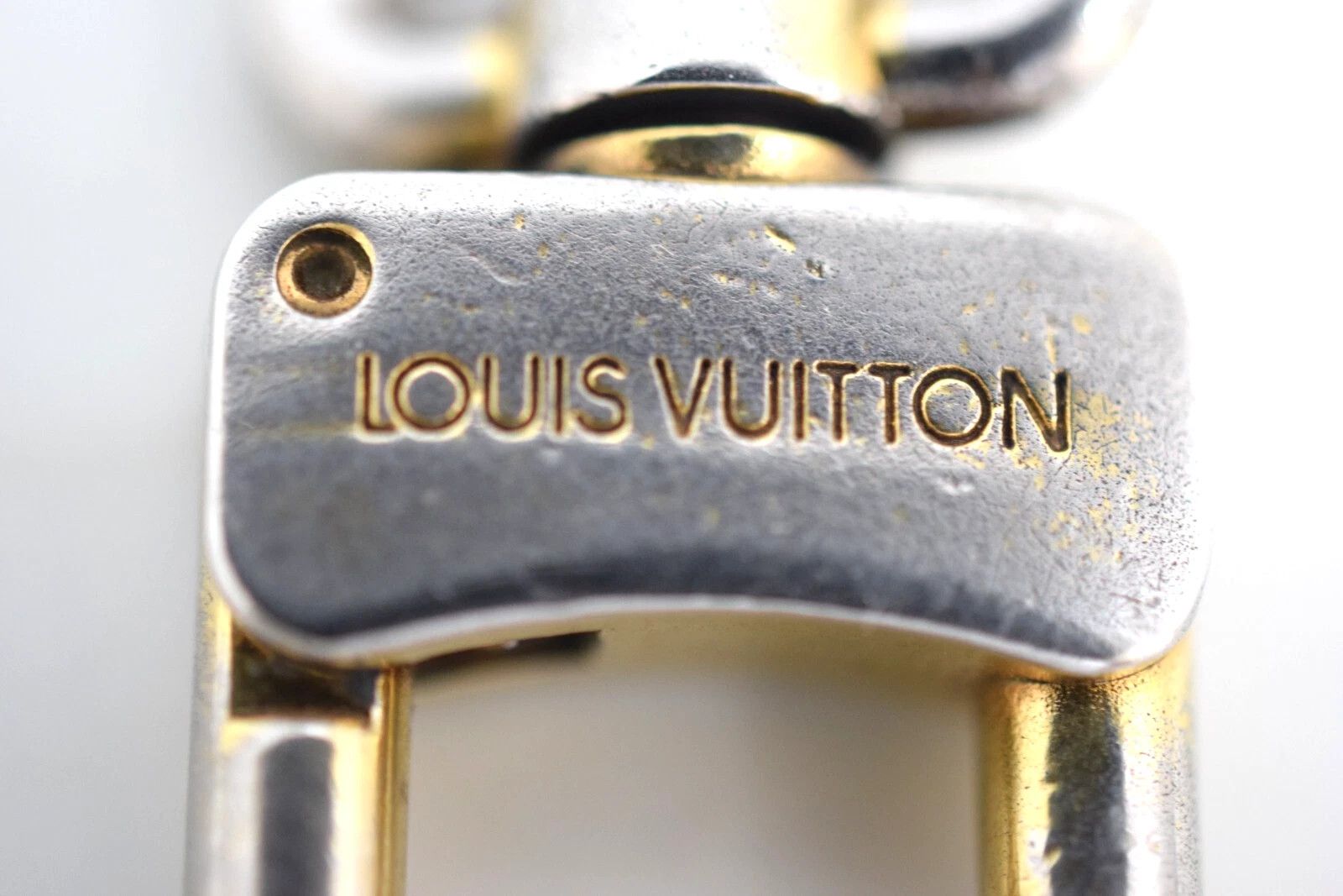 Louis Vuitton Louis Vuitton Anokre Key Chain Gold Metal M62694 Size ONE SIZE - 4 Thumbnail