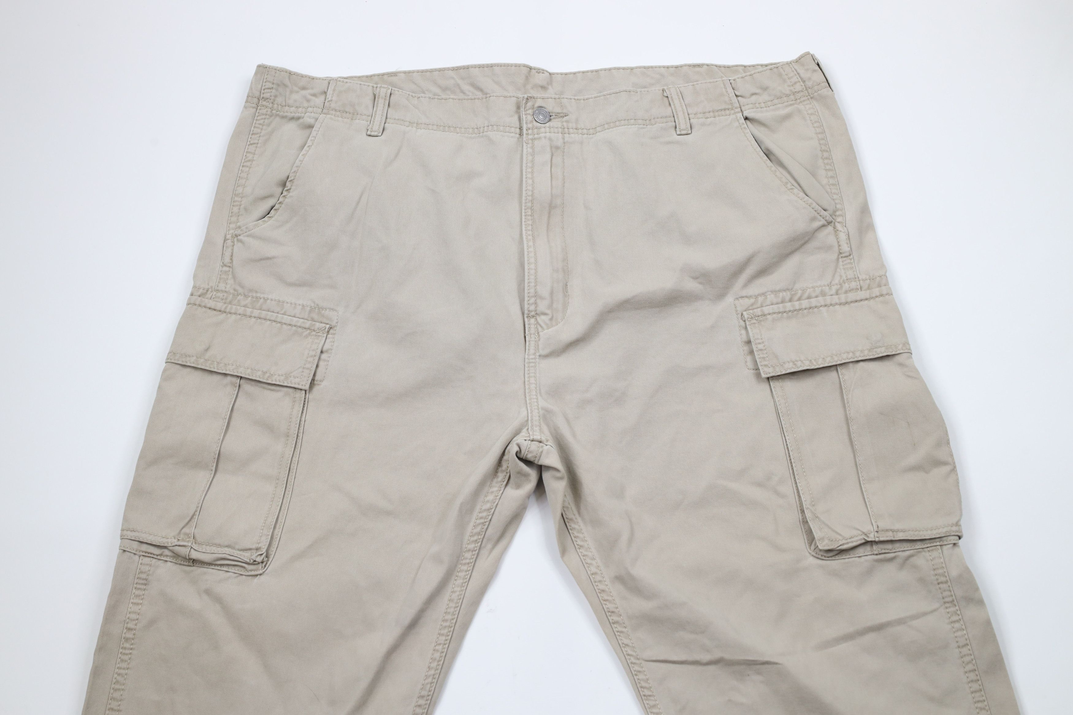 Levi's × Vintage Vintage Y2K Levis Fit Wide Leg Cargo Pants Beige Cotton Size US 44 / EU 60 - 2 Thumbnail