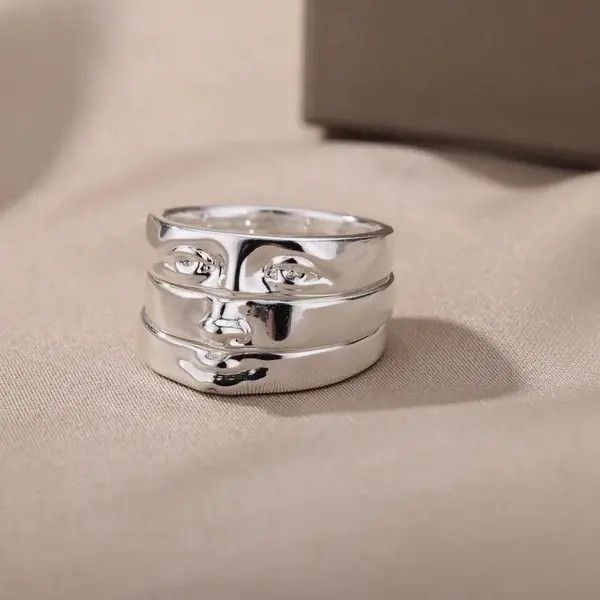 Jewelry Face Finger Rings Silver Face Anatomy Human Head Jewelry Art Size ONE SIZE - 2 Thumbnail