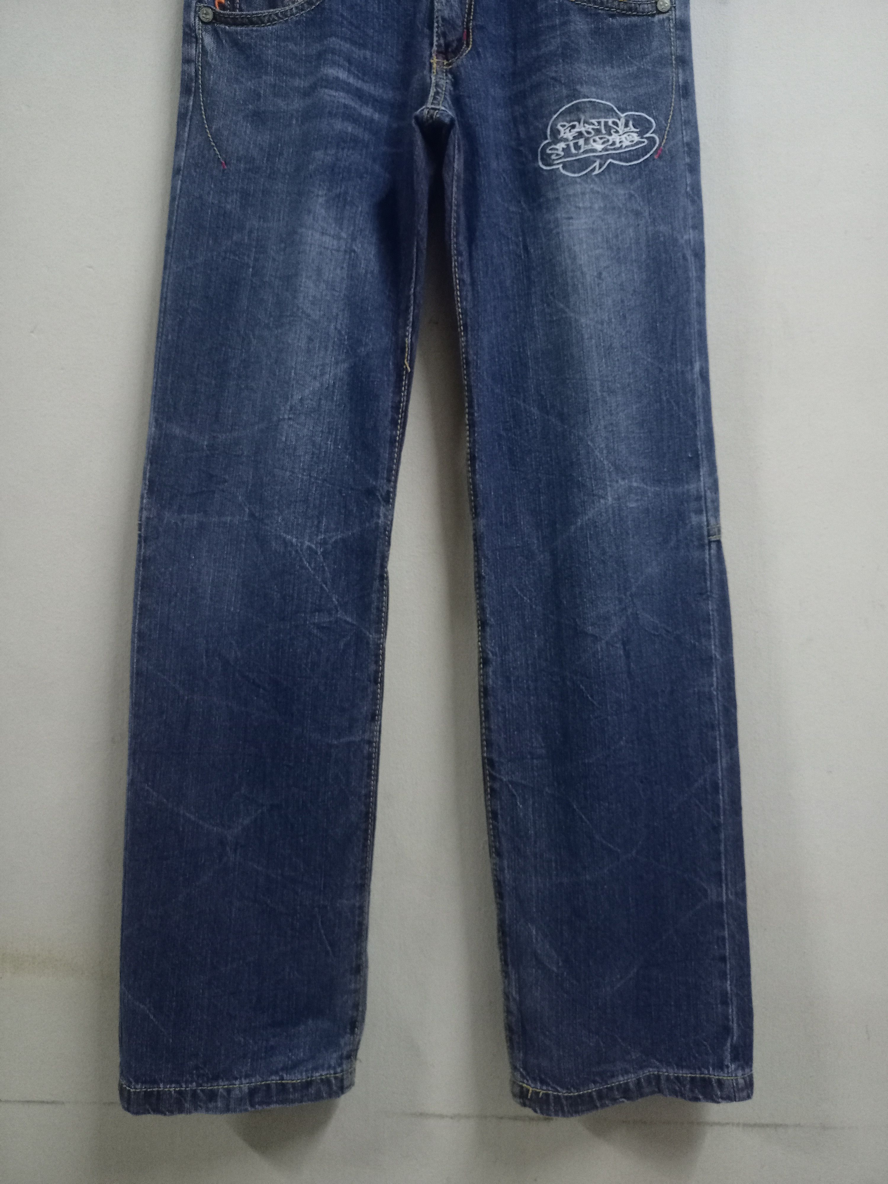 Japanese Brand Vintage Japanese Brand Blue Wash Skulls Graffiti Loose Jeans Size US 29 - 5 Thumbnail
