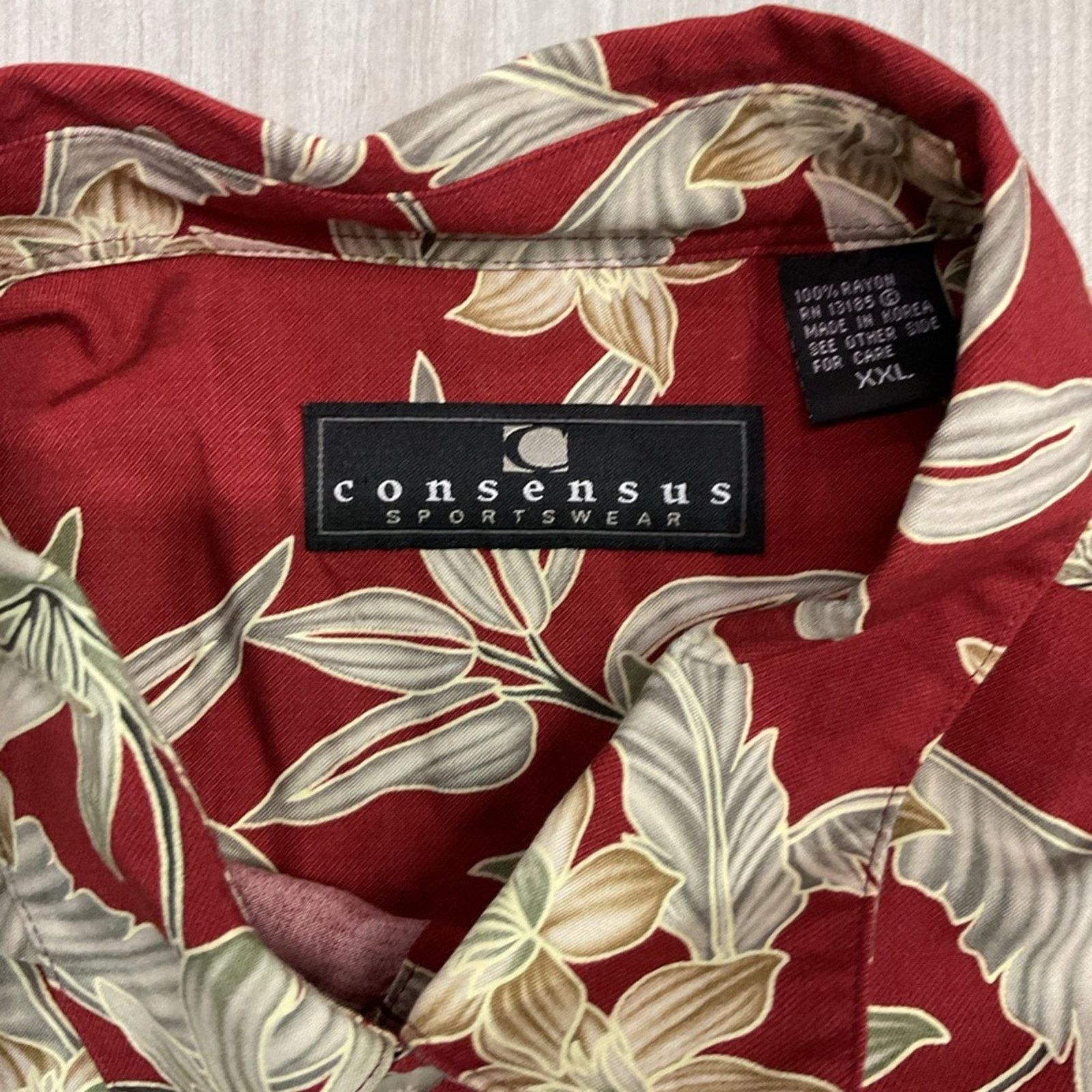 Consensus Sportswear Consensus Sportswear Men’s Red Hawaiian Button Up Shirt Size US XL / EU 56 / 4 - 3 Thumbnail