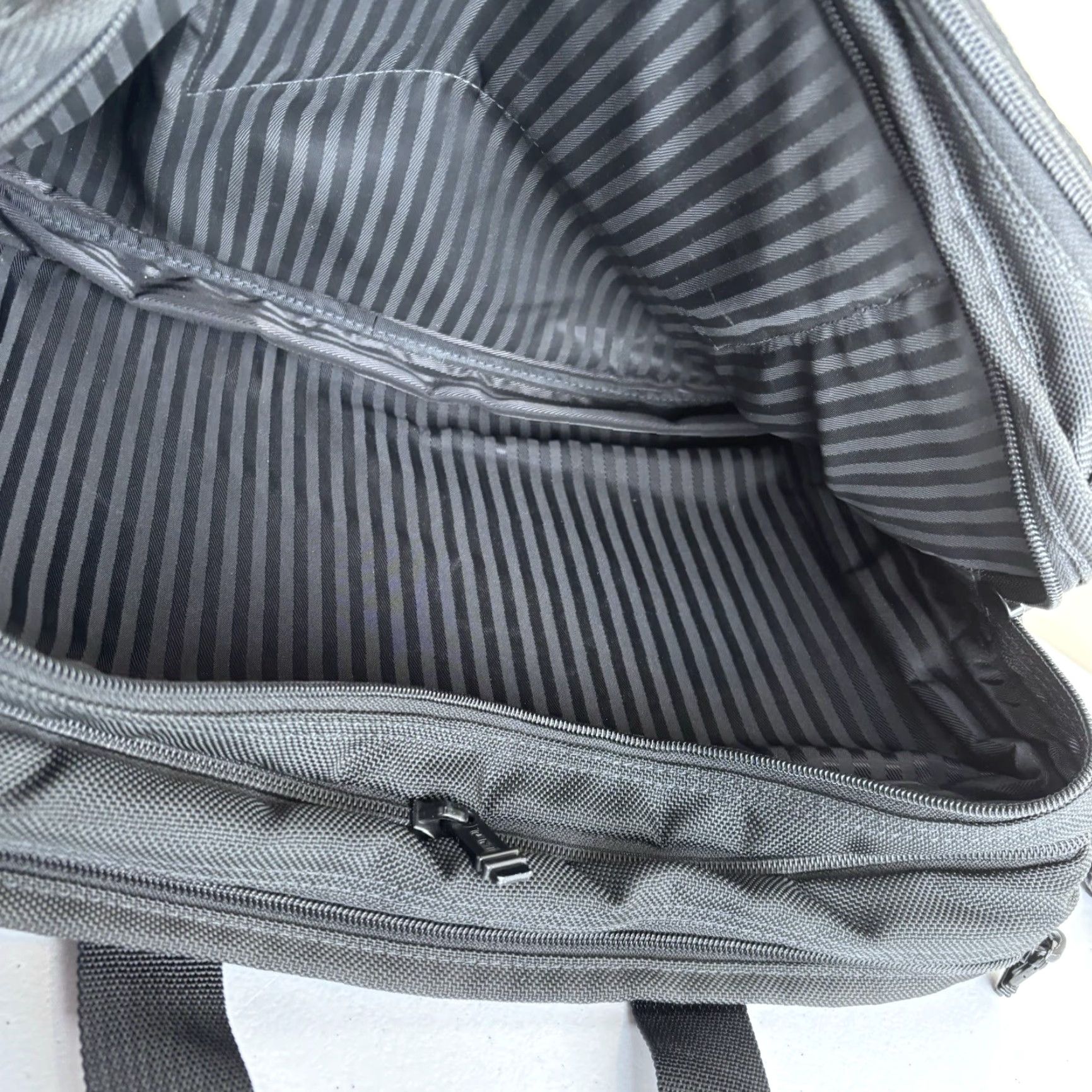 Tumi Tumi Messenger Bag Black Nylon Briefcase 18in 11in 6in Medium Laptop Bag Size ONE SIZE - 7 Thumbnail