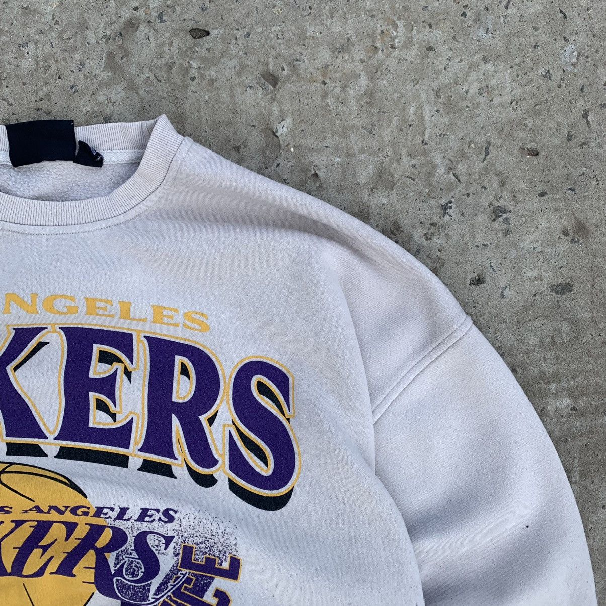 NBA Vintage Japanese Style NBA Los Angeles Lakers Sweatshirt Y2K Size US L / EU 52-54 / 3 - 6 Thumbnail