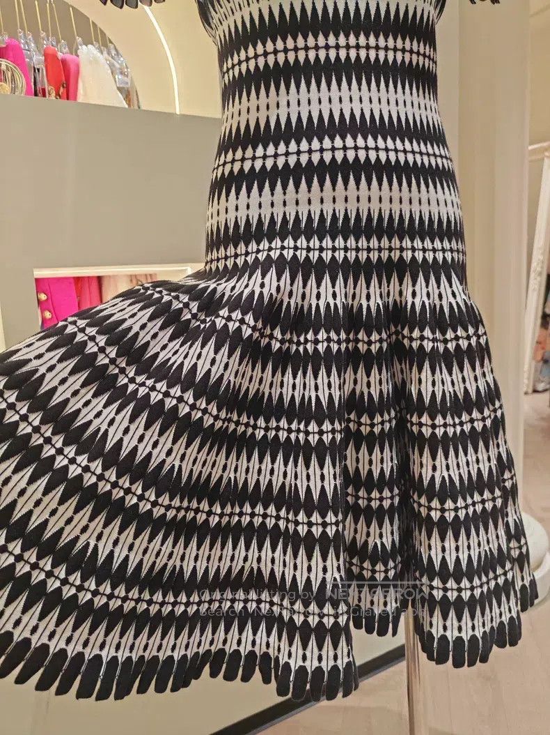 Alaia Alaia Black and White Geometric Diamond Knit Fabric Short Size XS / US 0-2 / IT 36-38 - 7 Thumbnail