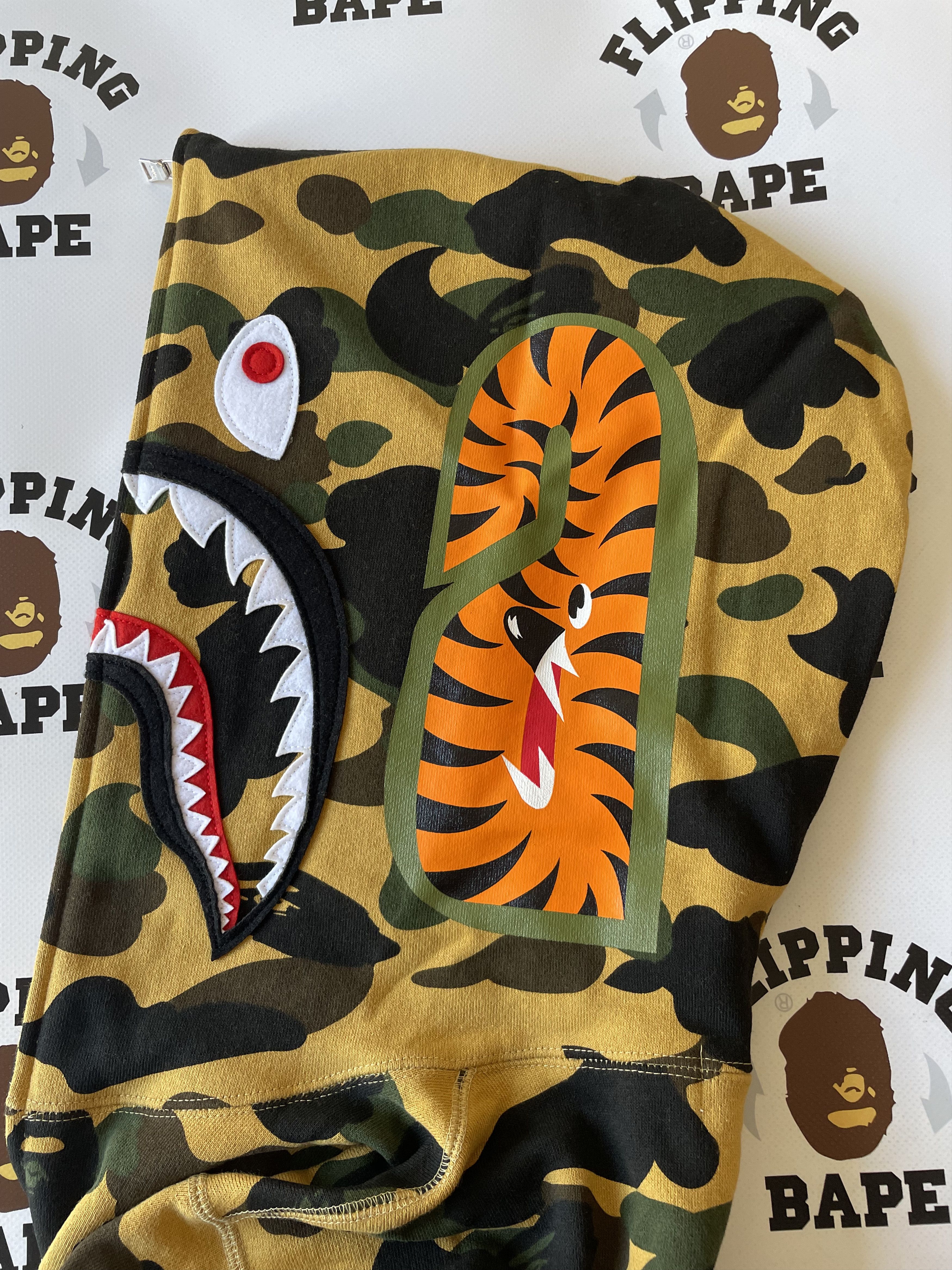 Bape 1ST CAMO SHARK FULL ZIP HOODIE (2022) Size US XXL / EU 58 / 5 - 5 Thumbnail