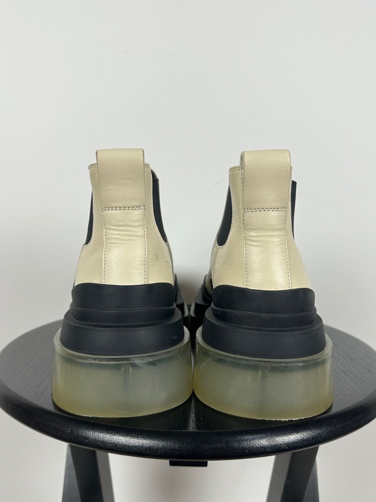 Bottega Veneta Bottega Veneta Cream Leather Ankle Chelsea Boots Size US 9.5 / IT 39.5 - 12 Thumbnail