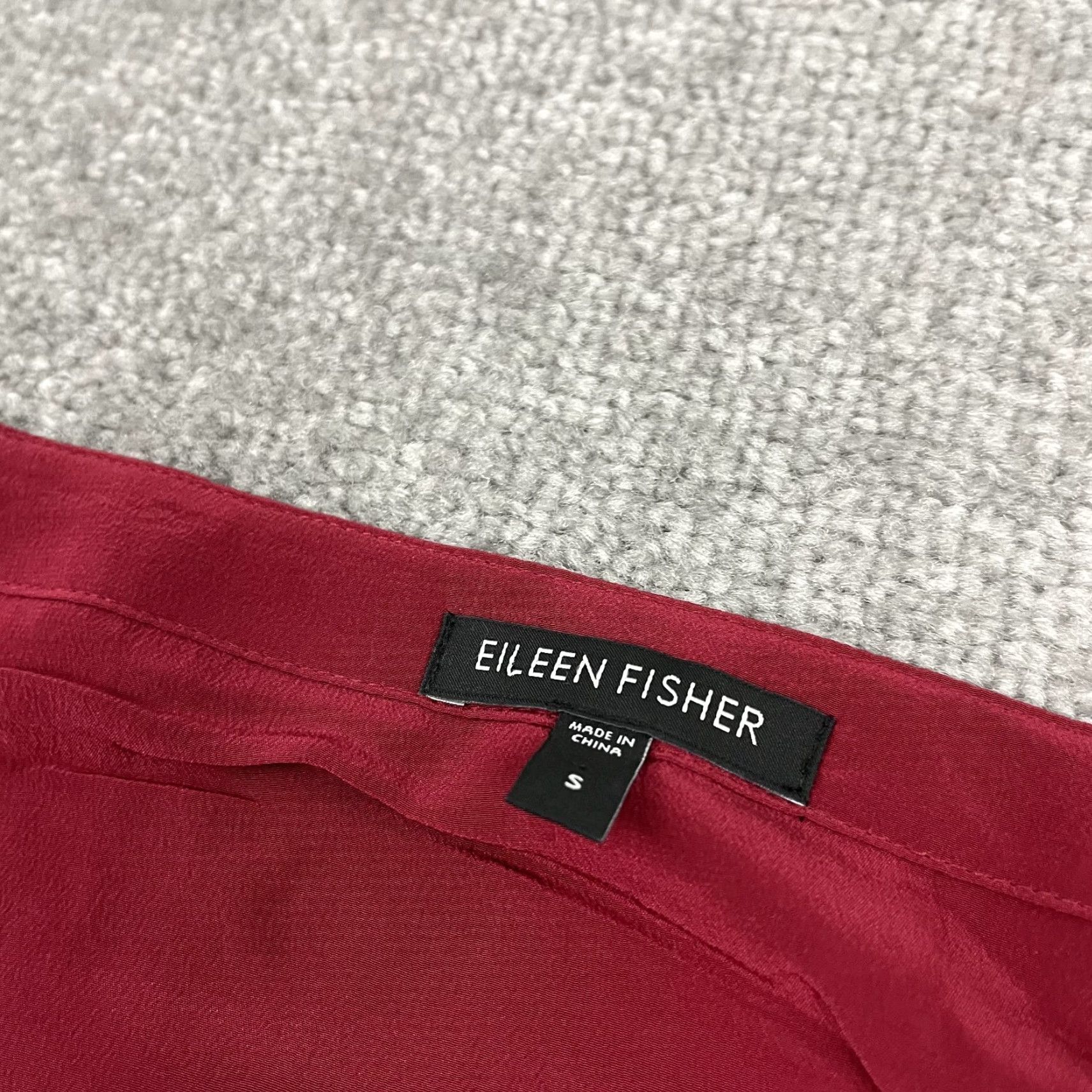 Eileen Fisher Eileen Fisher Tunic Blouse Womens Small Red Silk Roll Tab Pockets Two Tone Size S / US 4 / IT 40 - 2 Thumbnail