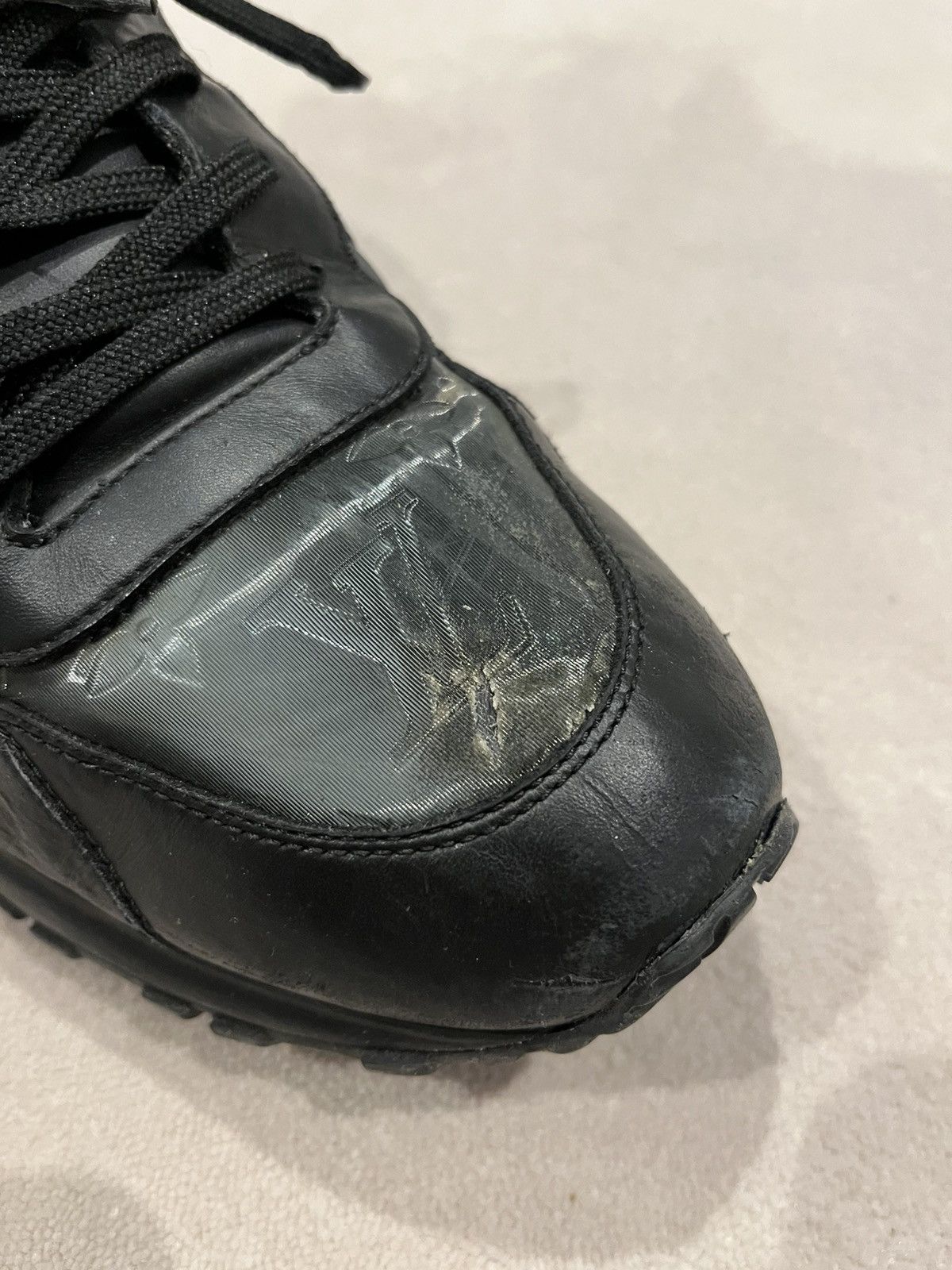 Louis Vuitton Louis Vuitton Run Away trainers Size US 10.5 / EU 43-44 - 17 Thumbnail