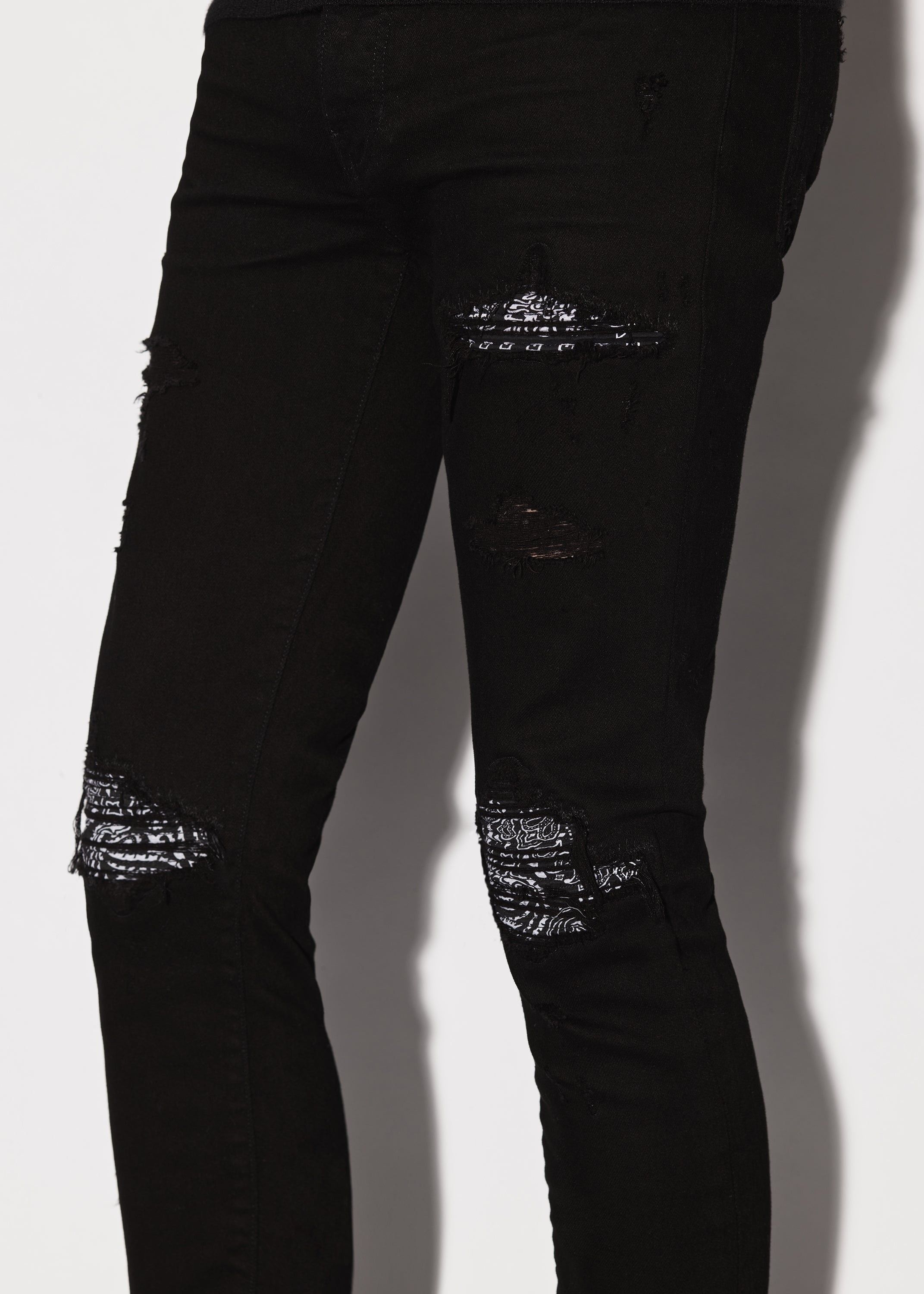 Amiri oc11z0225 MX1 Bandana Jeans in Black Size US 40 / EU 56 - 5 Thumbnail