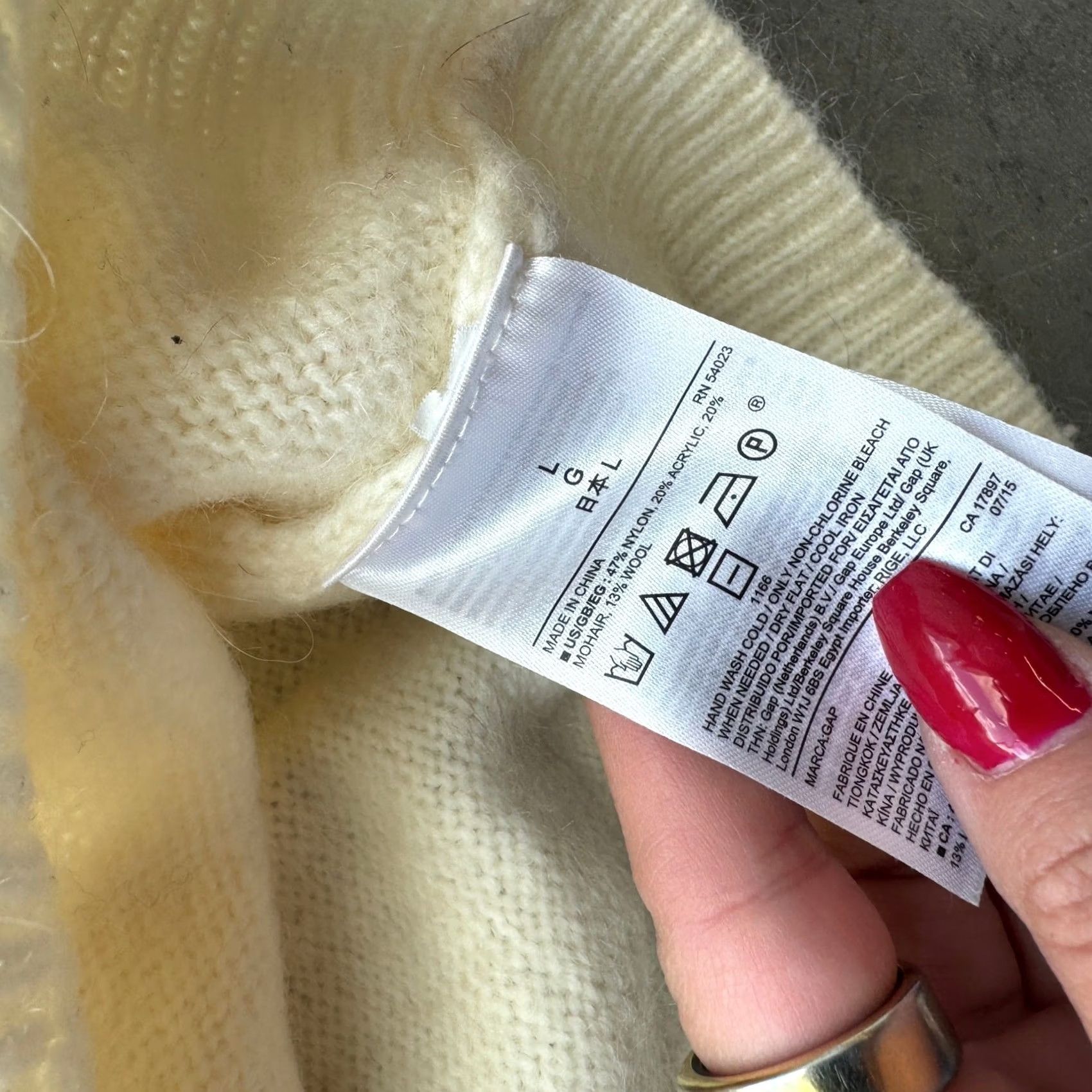 Gap VINTAGE GAP Winter Cream Navy Pullover Crewneck Longsleeve Sweater Large Women L" Size L / US 10 / IT 46 - 4 Thumbnail