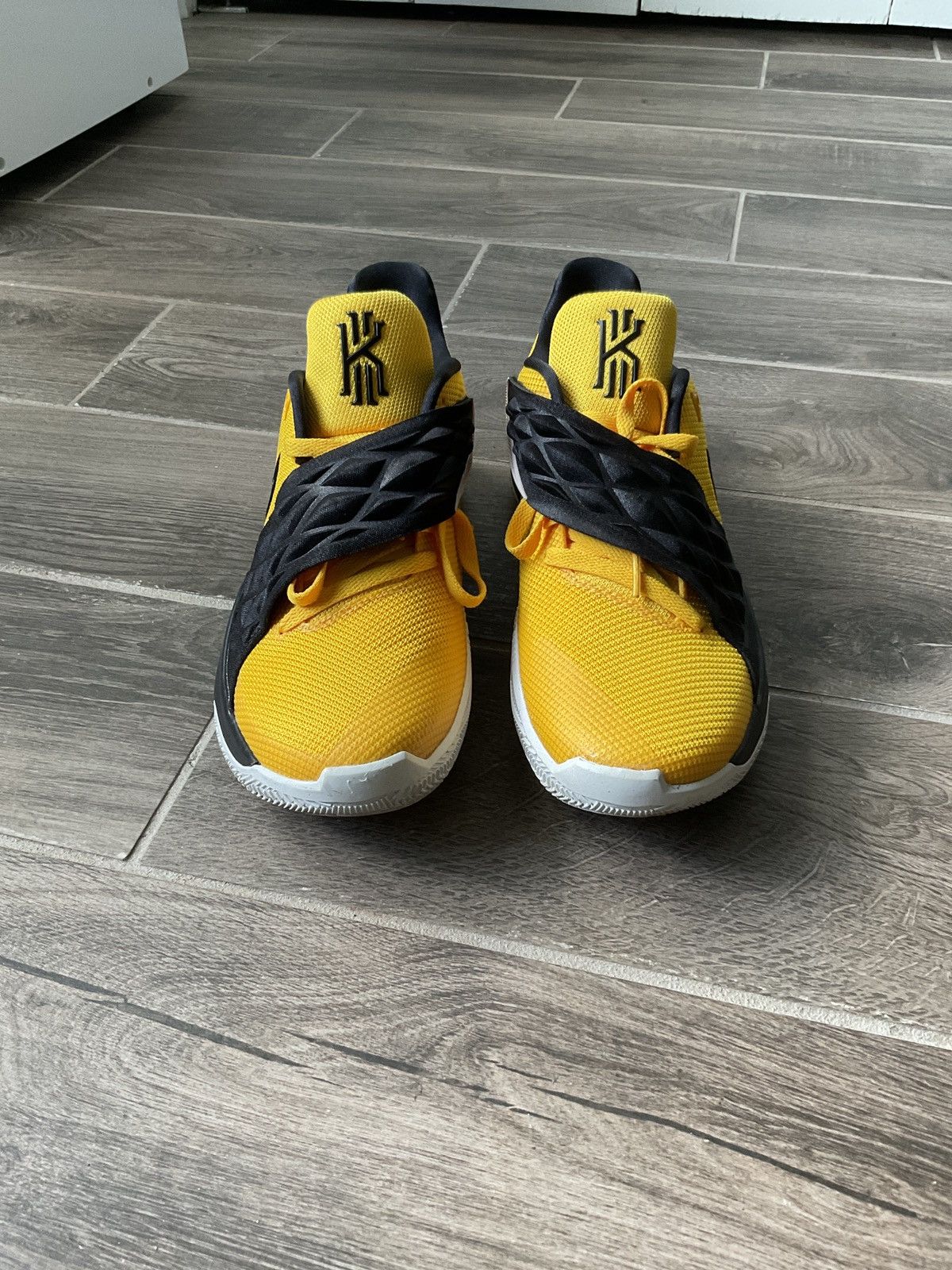 Nike Kyrie Low Amarillo Size US 10.5 / EU 43-44 - 5 Thumbnail