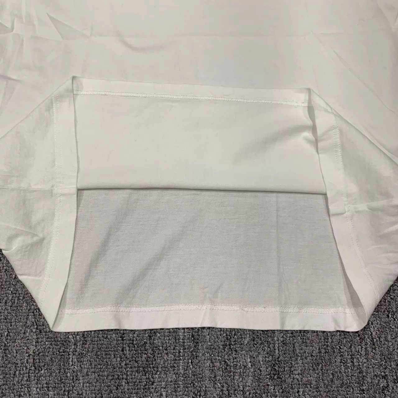 Louis Vuitton LV White Embroidered Mini Logo Short Tee L 95 New Size L / US 10 / IT 46 - 8 Thumbnail