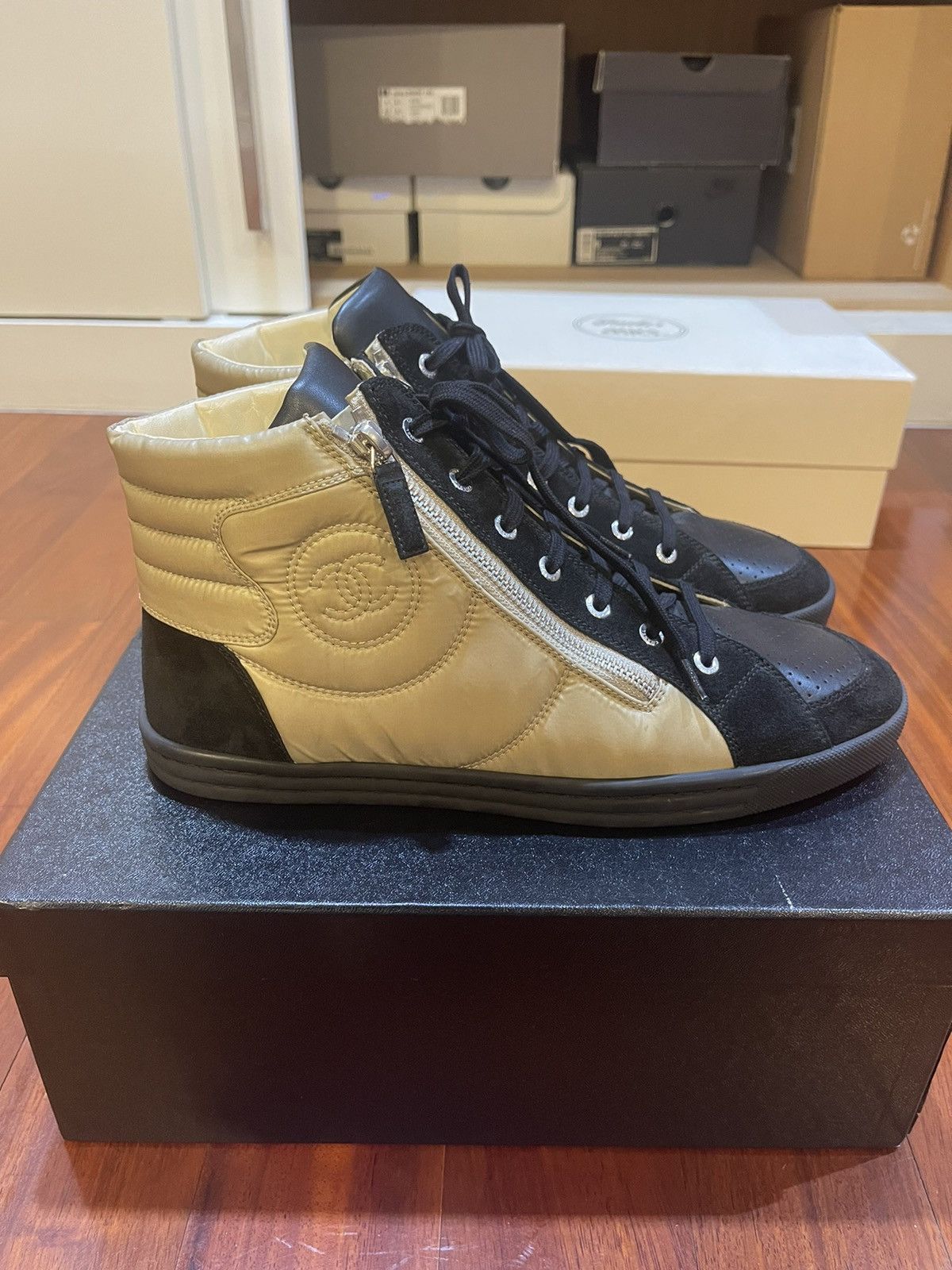 Chanel × Karl Lagerfeld Chanel Beige Black Sneakers Size US 9 / EU 42 - 3 Thumbnail