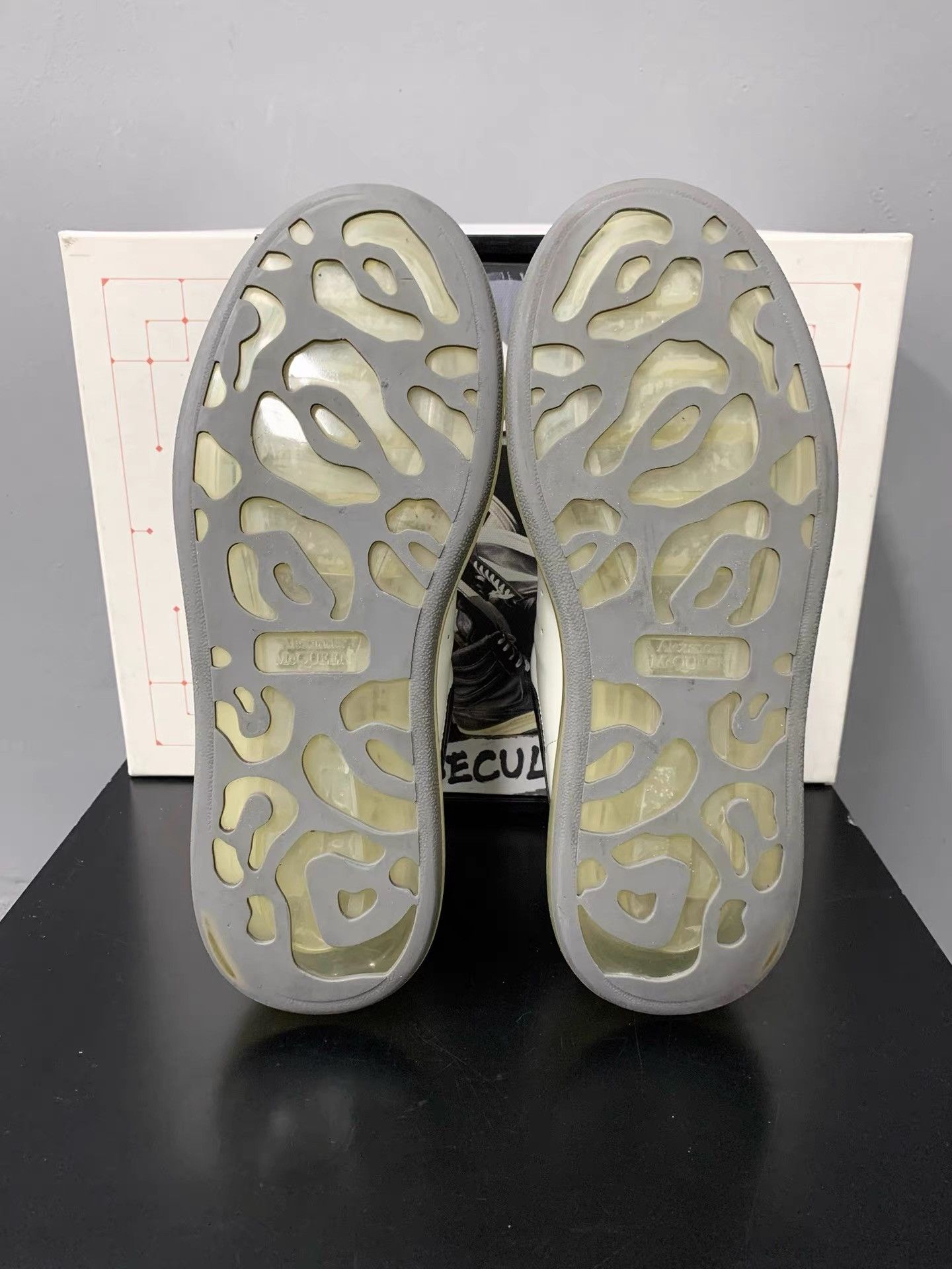 Alexander McQueen Alexander McQueen Air Cushion White Sneakers K34 Size US 8 / EU 41 - 8 Thumbnail