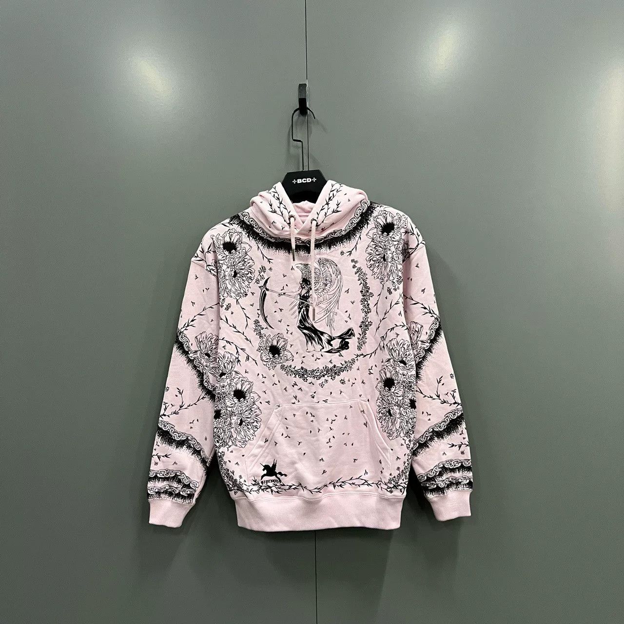 Givenchy Givenchy Gothic Print Hoodie in Pink Size XS / US 0-2 / IT 36-38 - 1 Thumbnail