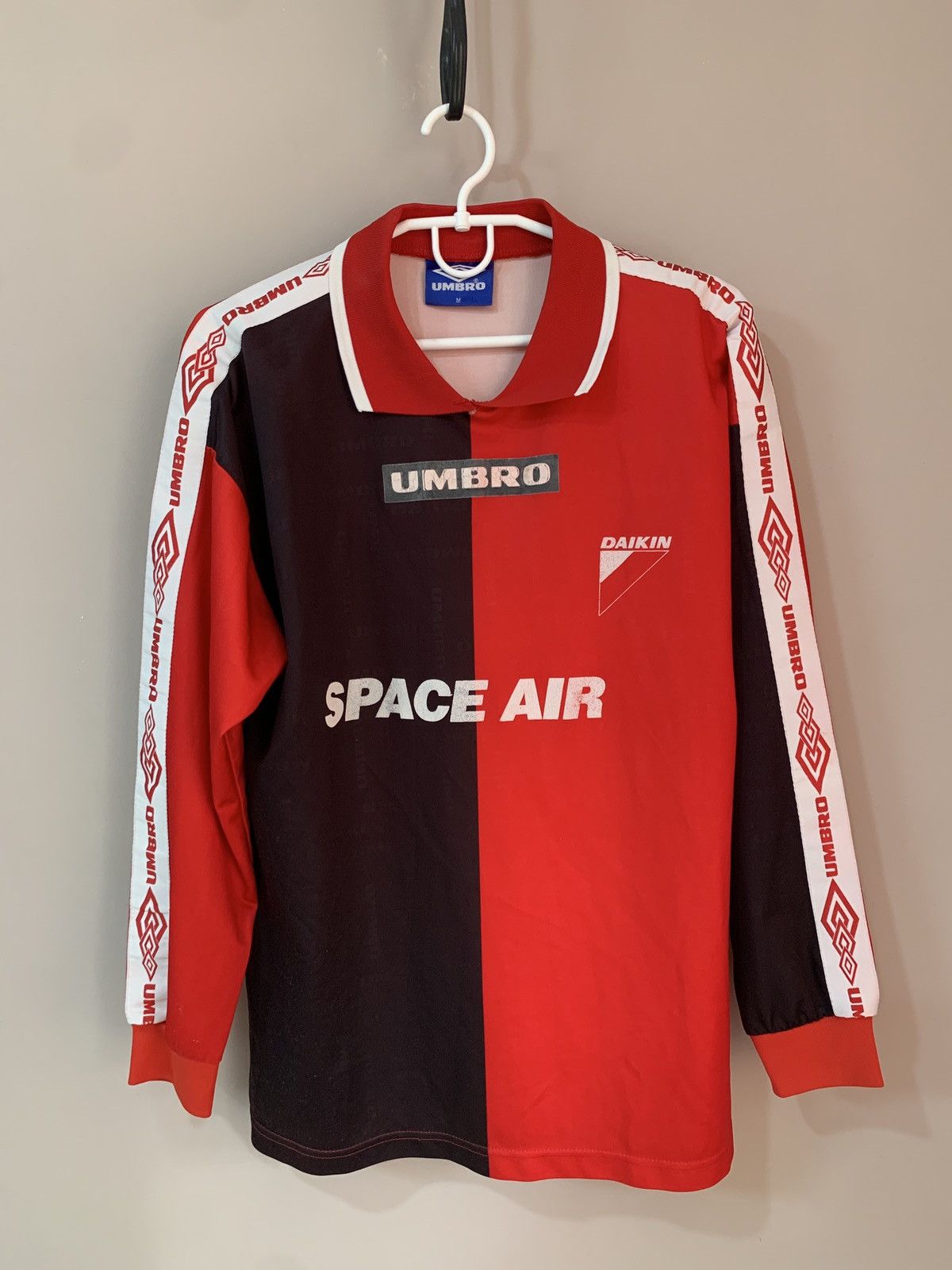 Umbro Umbro Football Shirt Vintage 90s Soccer Jersey Retro Size M Size US M / EU 48-50 / 2 - 1 Thumbnail