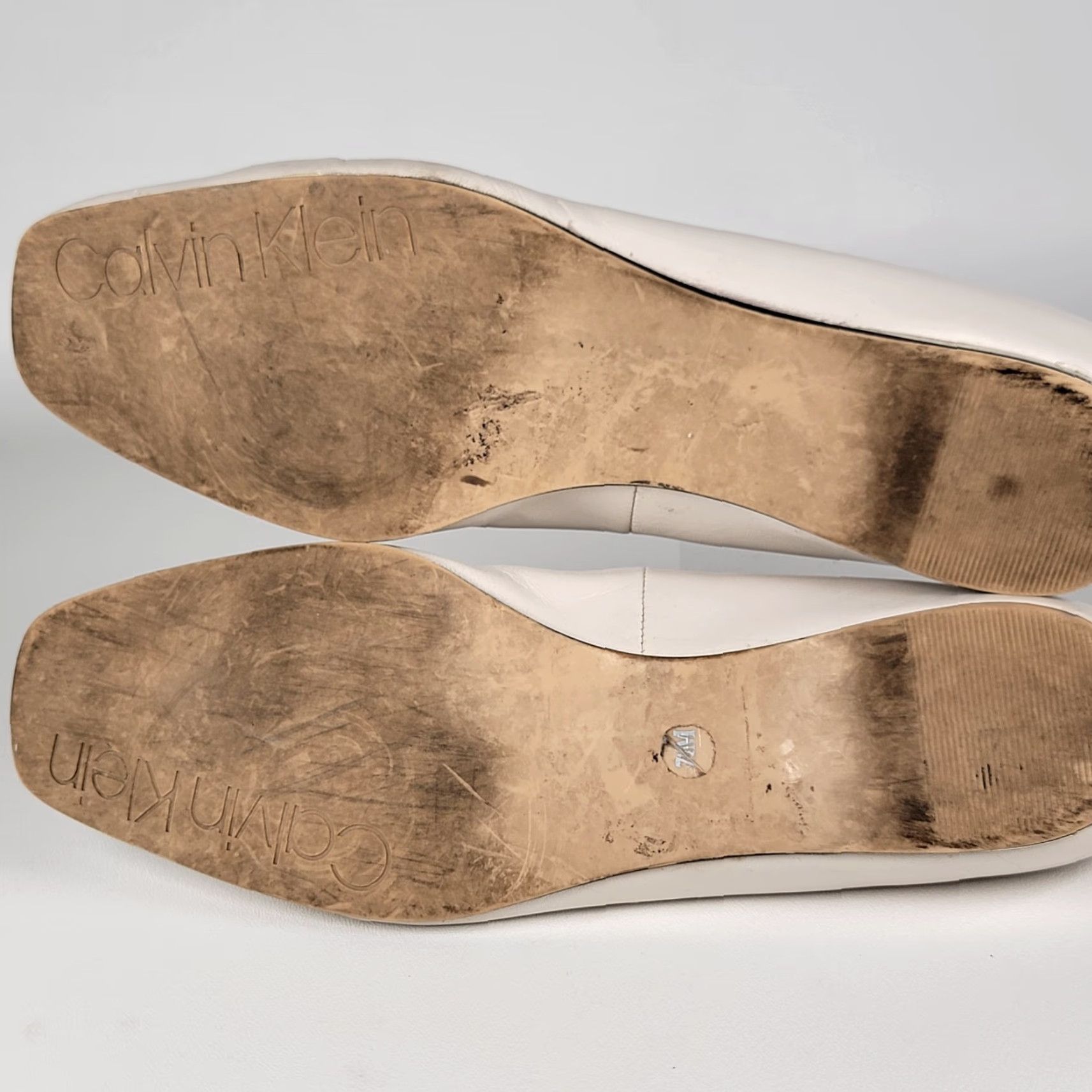 Calvin Klein Calvin Klein Collection Women's Leather Ballet Flats Beige 7.5 M Sl ips On Round Toe Casual Flat Shoes Size US 8 / IT 38 - 7 Thumbnail