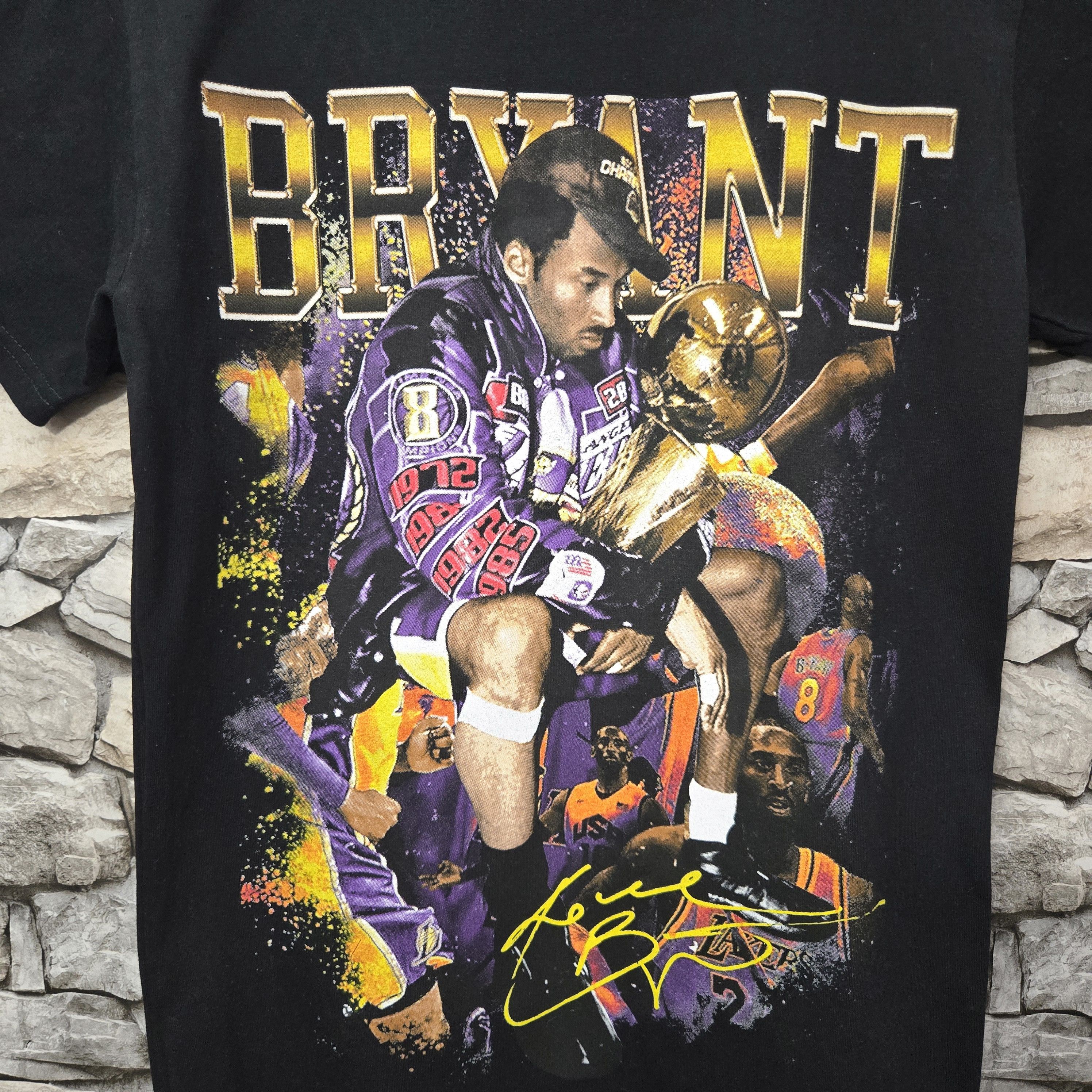Other Kobe Bryant championship trophy t-shirt Small Size S / US 4 / IT 40 - 2 Thumbnail