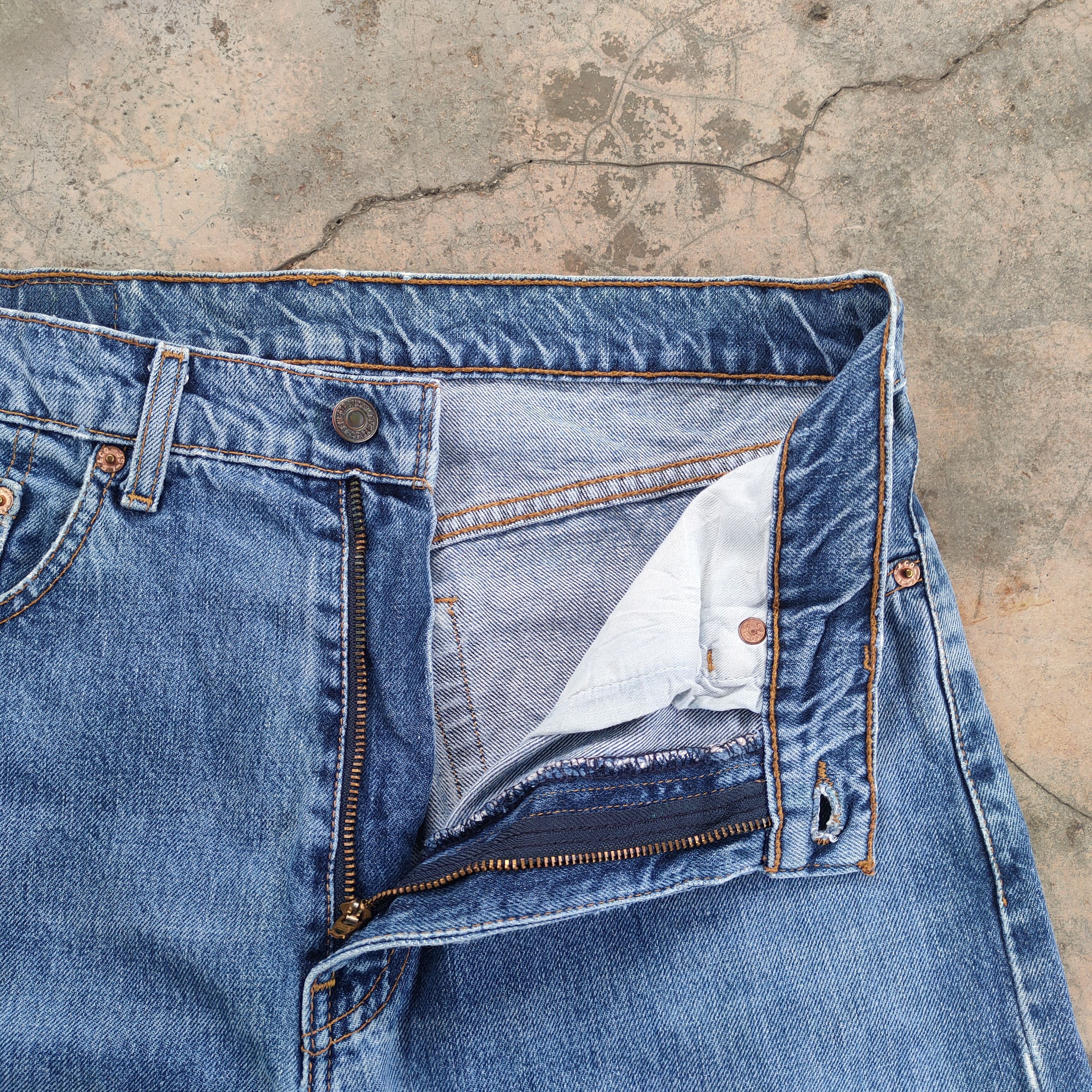 Levi's Vintage Clothing W32 VINTAGE LEVI'S 519 90' FADED DISTRESSED JEANS PANTS Size US 32 / EU 48 - 9 Thumbnail