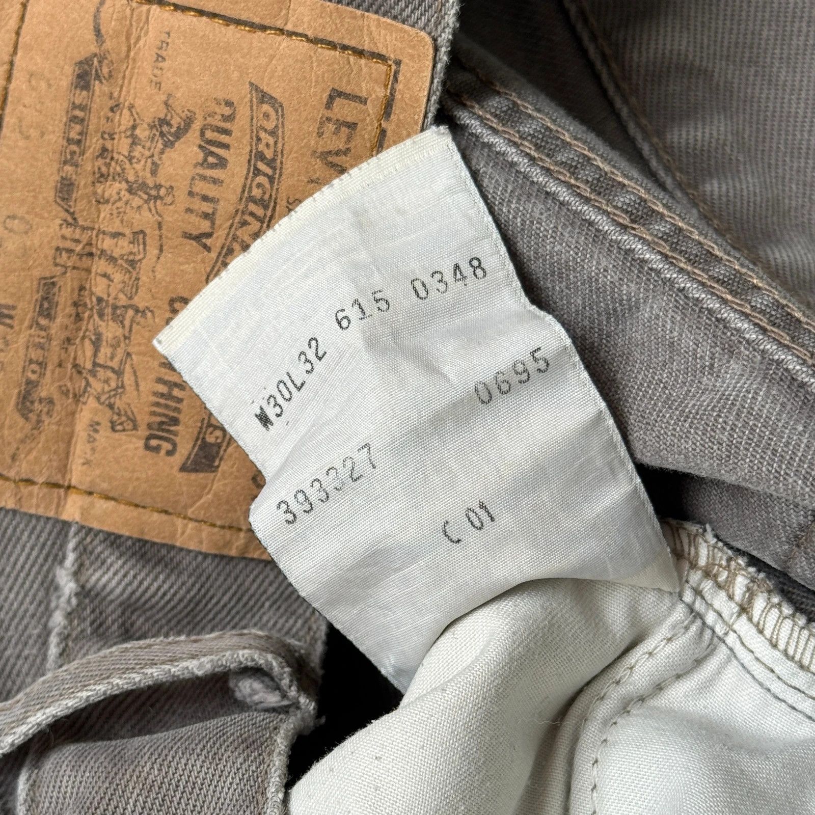 Levi's Vintage 90s Levi's Orange Tab Gray Denim Boyfriend Jeans Size US 30 / EU 46 - 9 Thumbnail