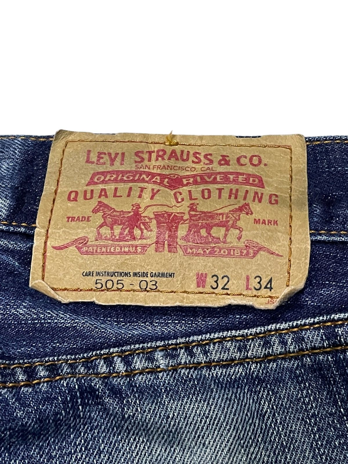 Levi's × Vintage Vintage Levis 505 Distressed Aging Loose Jeans Size US 31 - 23 Thumbnail