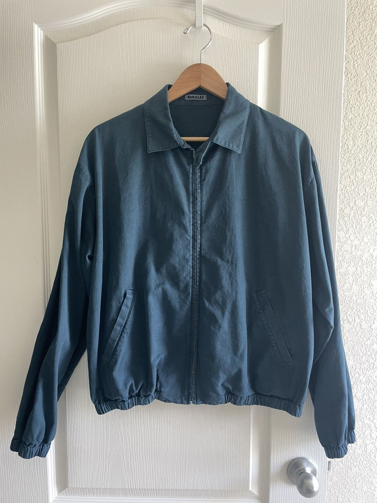 AURALEE PRODUCT DYED FINX GABARDINE SWING TOP