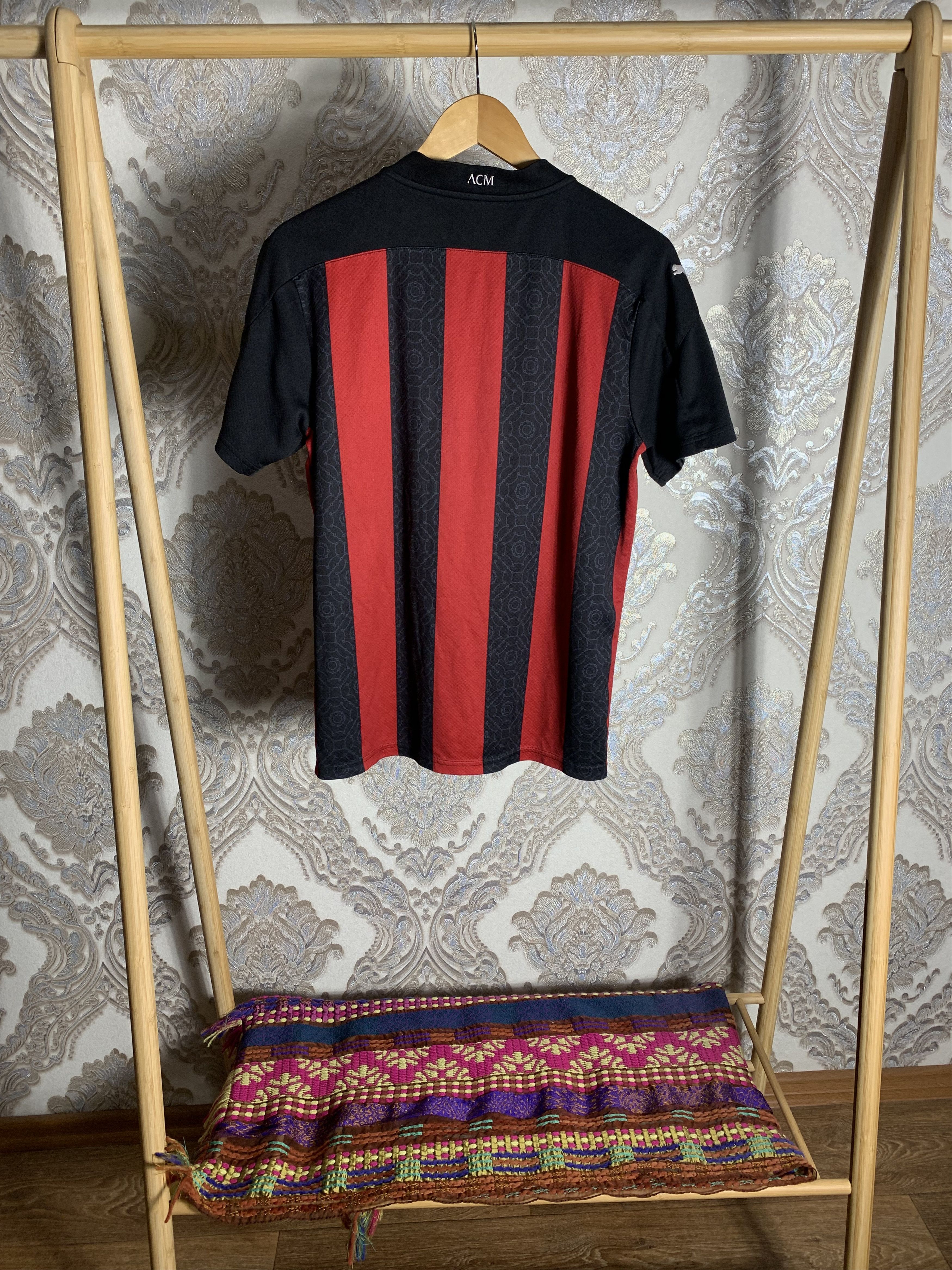 Puma VINTAGE PUMA FC AC MILAN INTER ITALY SOCCER JERSEY RETRO Y2K Size US M / EU 48-50 / 2 - 6 Thumbnail