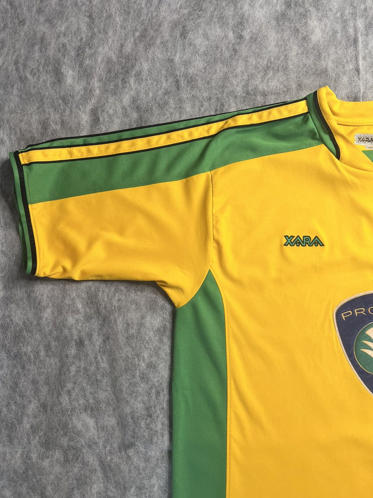 Other Norwich City Home Football Shirt 2003/05 Adults L Xara Size US L / EU 52-54 / 3 - 5 Thumbnail