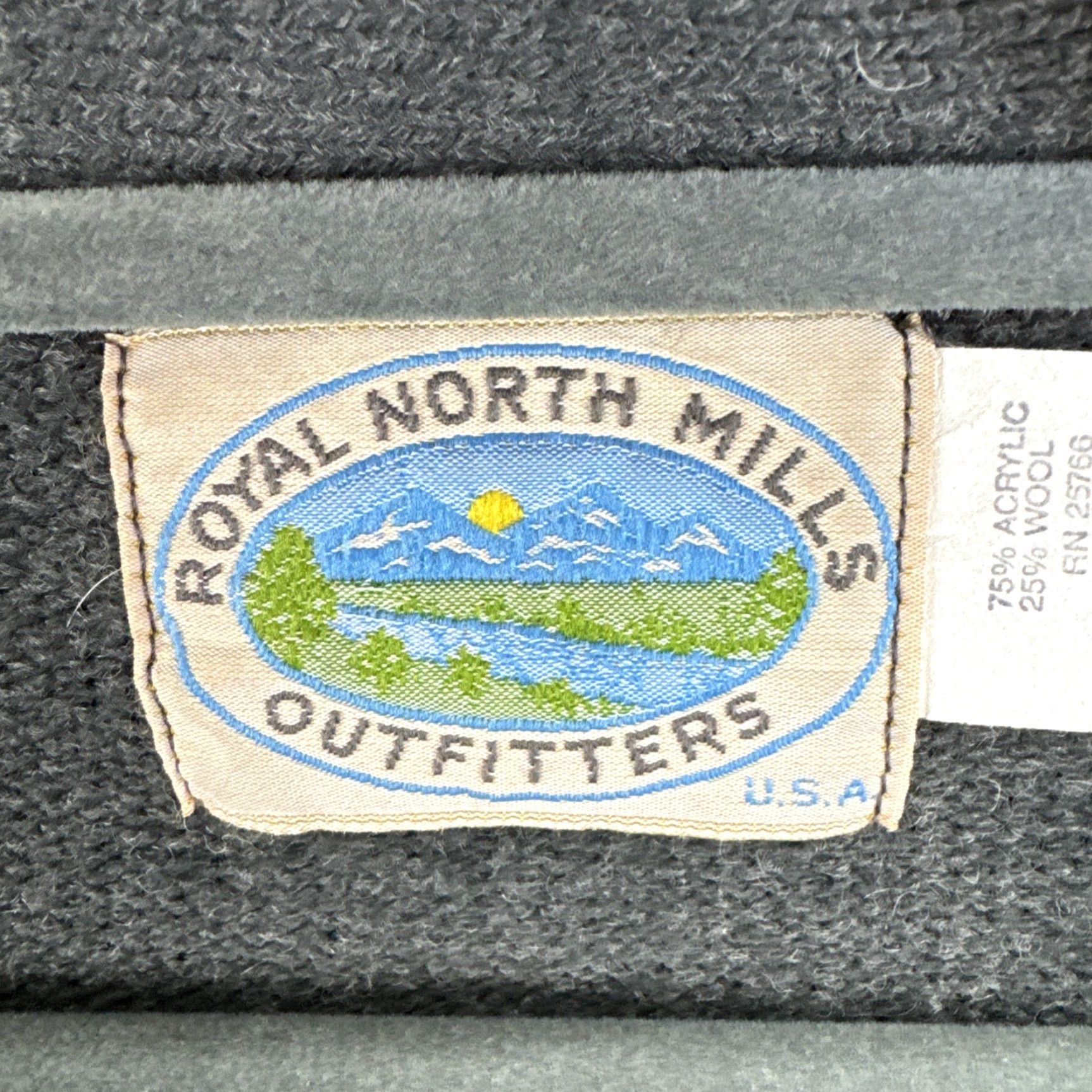 Vintage VINTAGE Royal North Mills Outfitters Sweater Cardigan XL Men Wool Gray Cable-Knit V-Neck Button Slim Fall Winter Size US XL / EU 56 / 4 - 2 Thumbnail