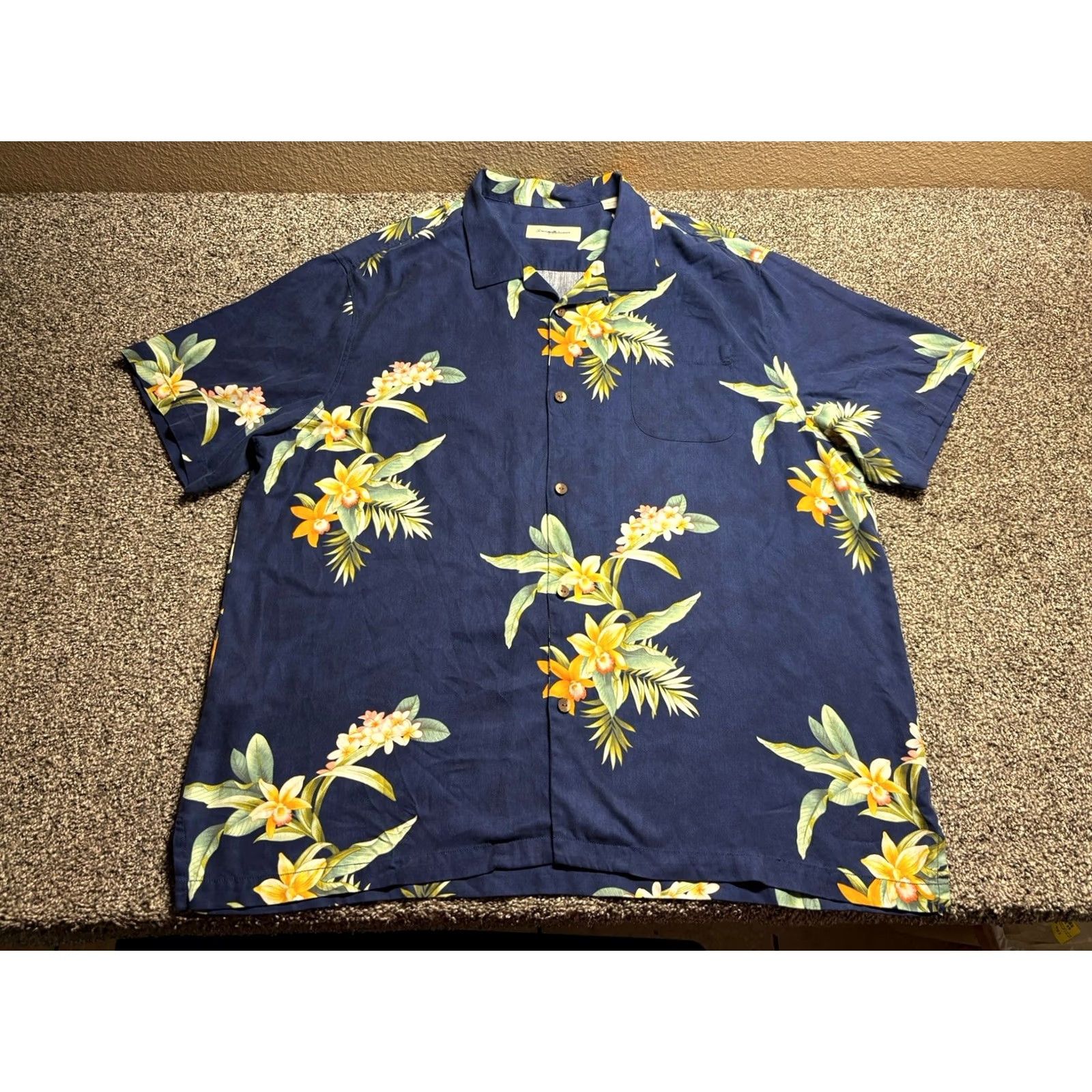 Tommy Bahama Tommy Bahama Hawaiian Shirt Mens 3XL XXXL 100% Silk Floral Blue Camp Shirt Short Sleeve Button-Up Collared Beach Tropical Size US XXL / EU 58 / 5 - 2 Thumbnail
