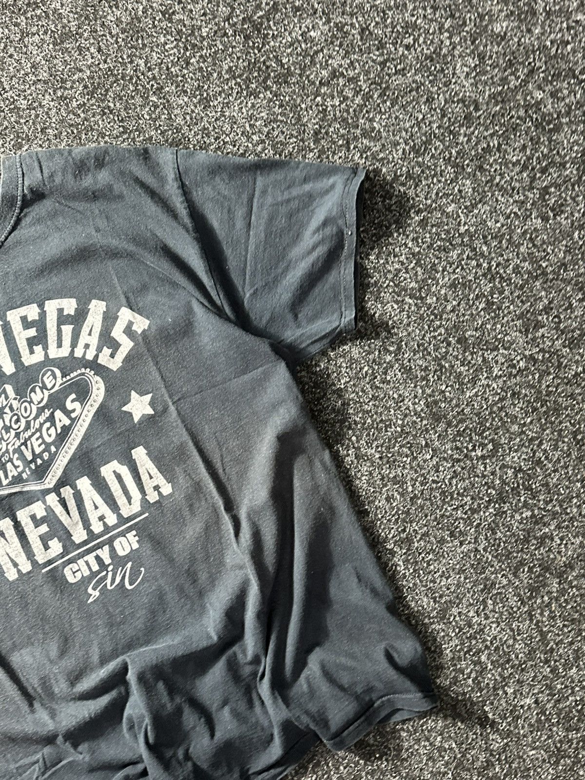 Vintage 🚨 LAS VEGAS 🚨NEVADA RARE BIG LOGO Y2K TEE FRUIT OF YHE LOOM Size US L / EU 52-54 / 3 - 3 Thumbnail