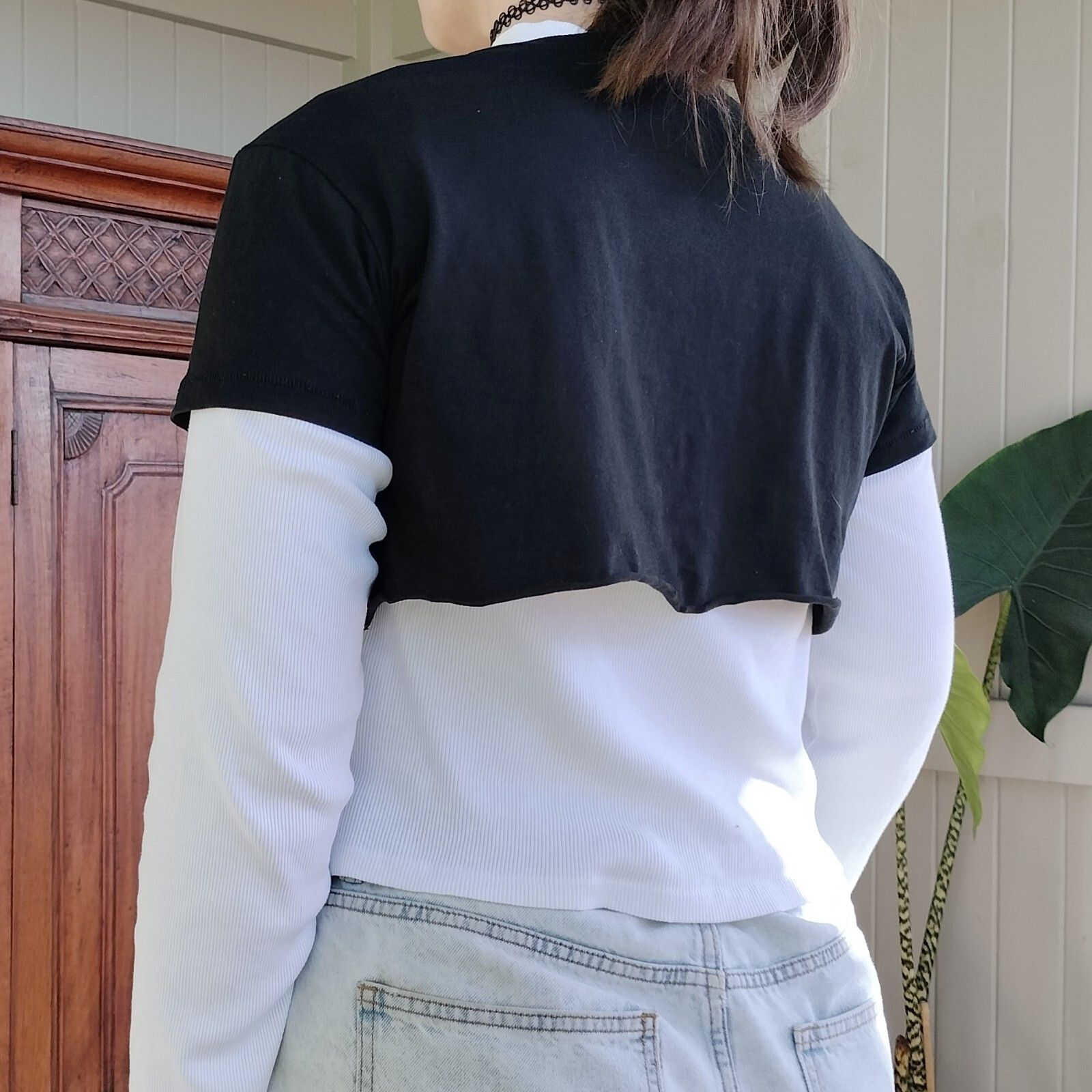 Designer Kiss Crop Top Tee Short Sleeve Reworked Upcycled Graphic Size M / US 6-8 / IT 42-44 - 2 Thumbnail