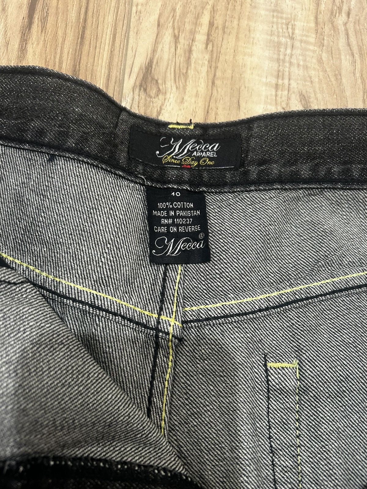 Mecca Vintage Y2K baggy mecca denim shorts, jorts, with embroidery Size US 40 / EU 56 - 4 Thumbnail