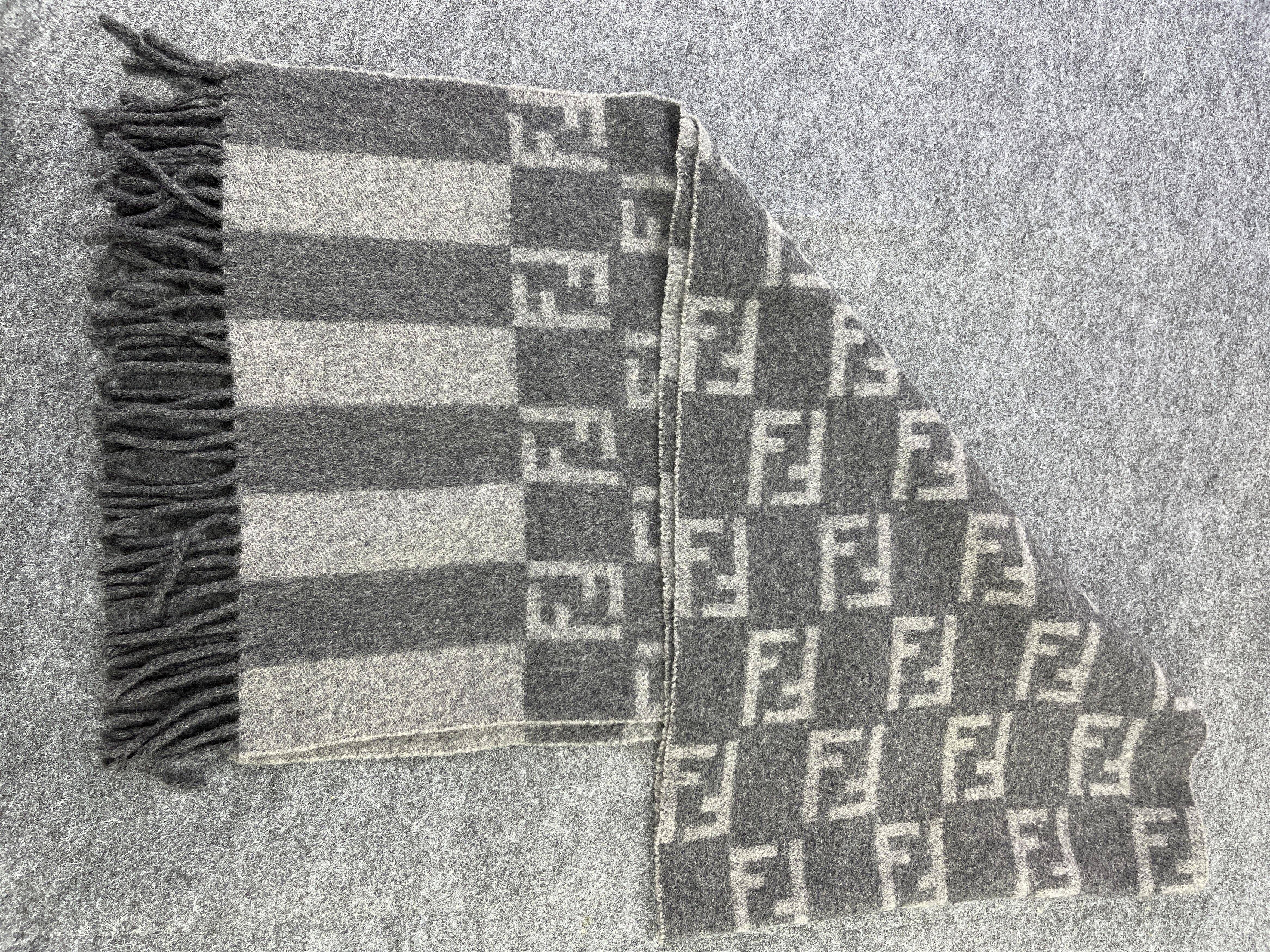 Fendi Fendi Scarf / Muffler / Neckwear T168 Size ONE SIZE - 4 Thumbnail