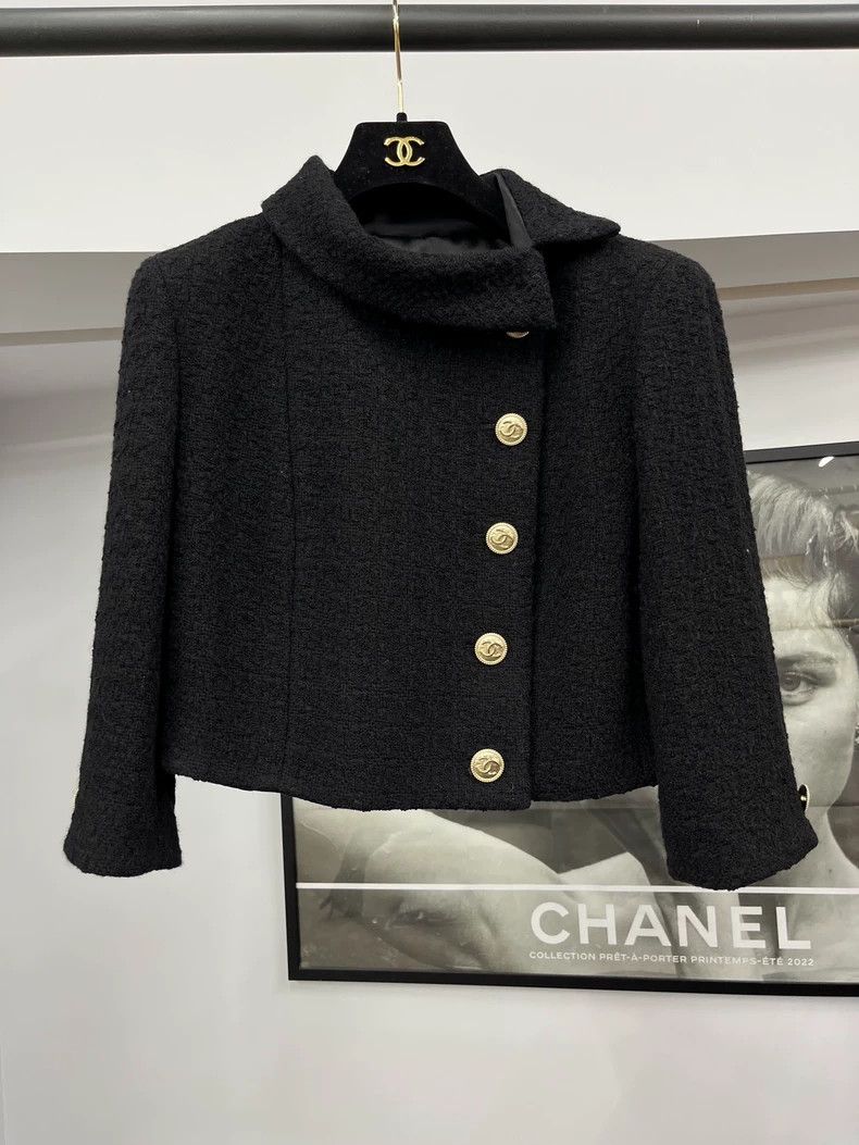 Chanel Chanel Rue Cambon Black Gold Jacket Size US M / EU 48-50 / 2 - 1 Thumbnail