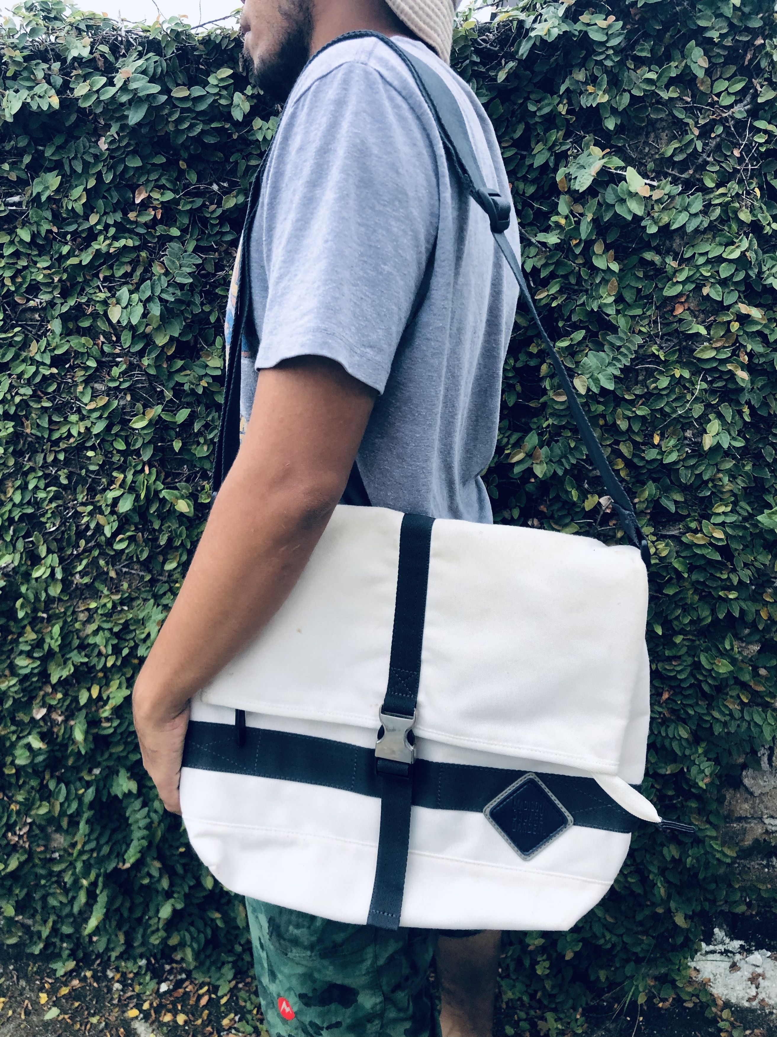 Japanese Brand Madison Square Garden Streetwear Fashion Style Crossbody Bag Size ONE SIZE - 15 Thumbnail